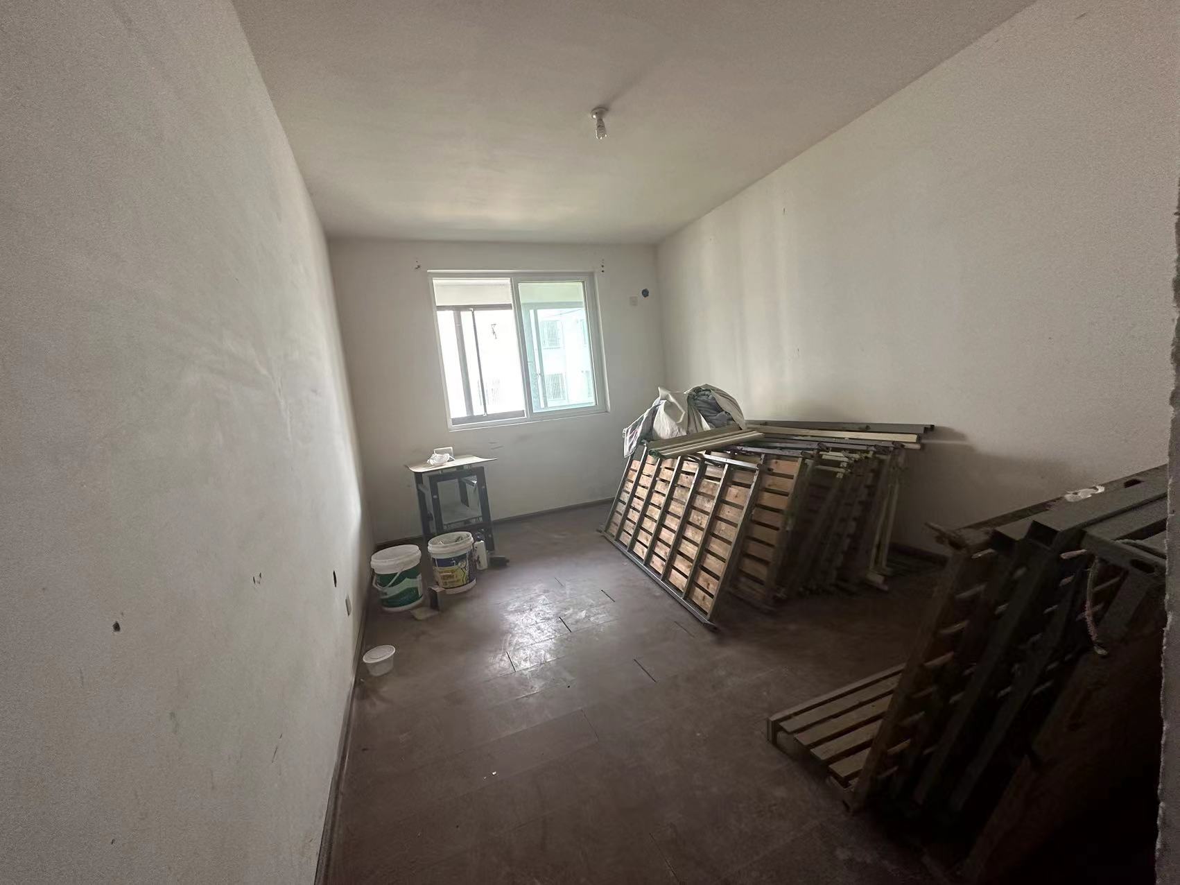 泰山公寓 3室2厅2卫 140m&sup2;