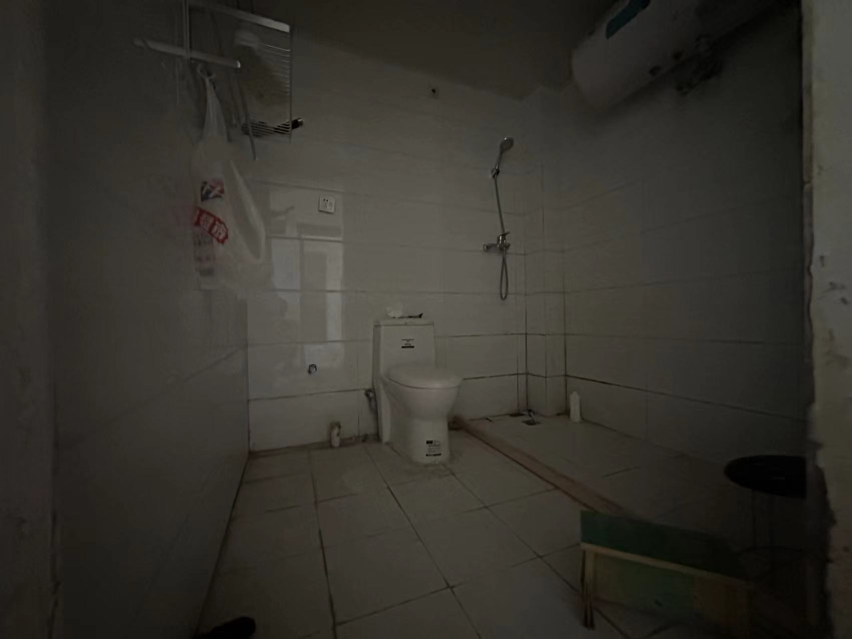 泰山公寓 3室2厅2卫 140m&sup2;