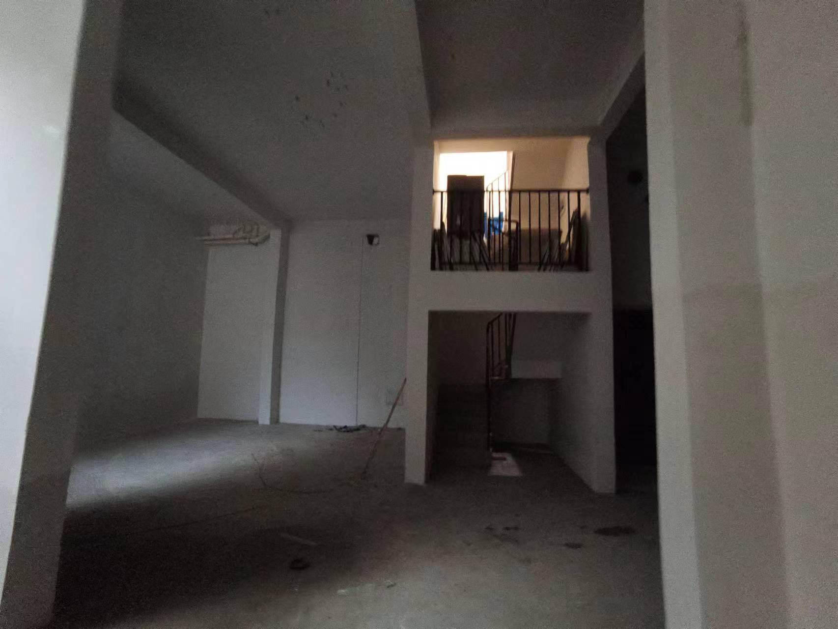 红星天铂 4室2厅2卫 117m&sup2;