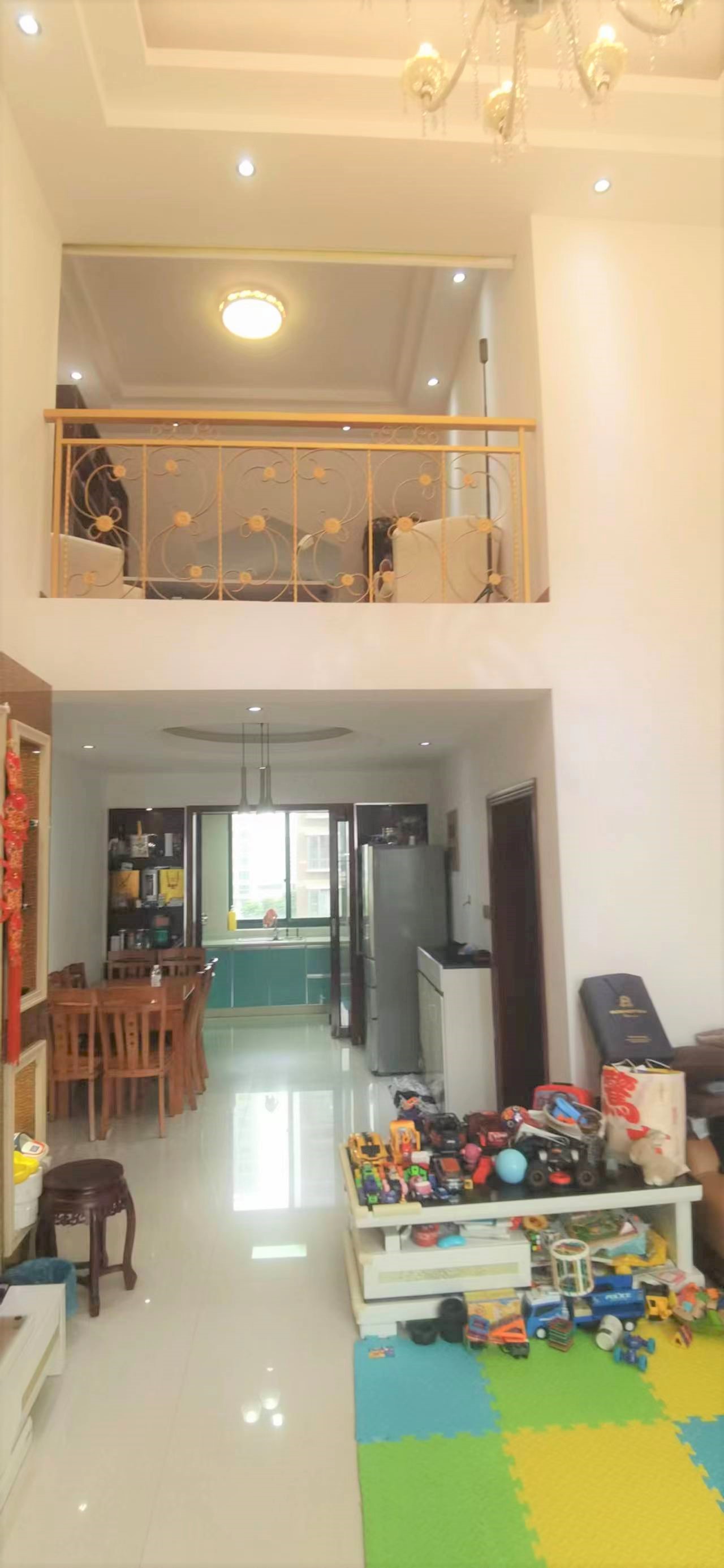 水榭花都 4室2厅2卫 155m&sup2;