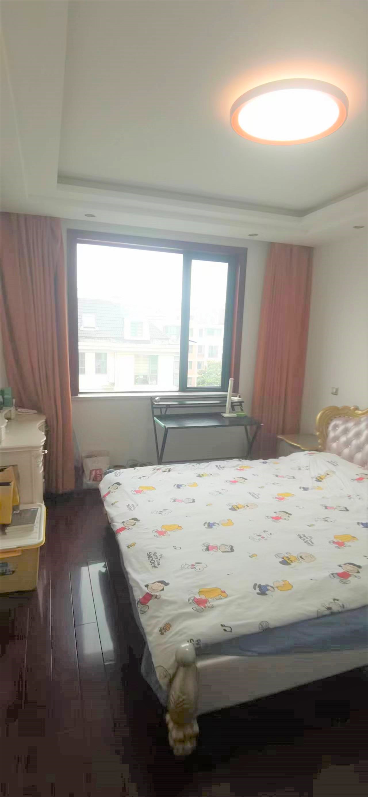 水榭花都 4室2厅2卫 155m&sup2;