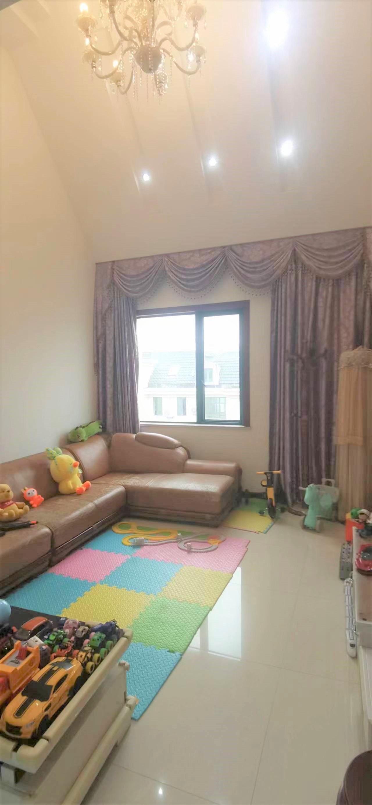 水榭花都 4室2厅2卫 155m&sup2;