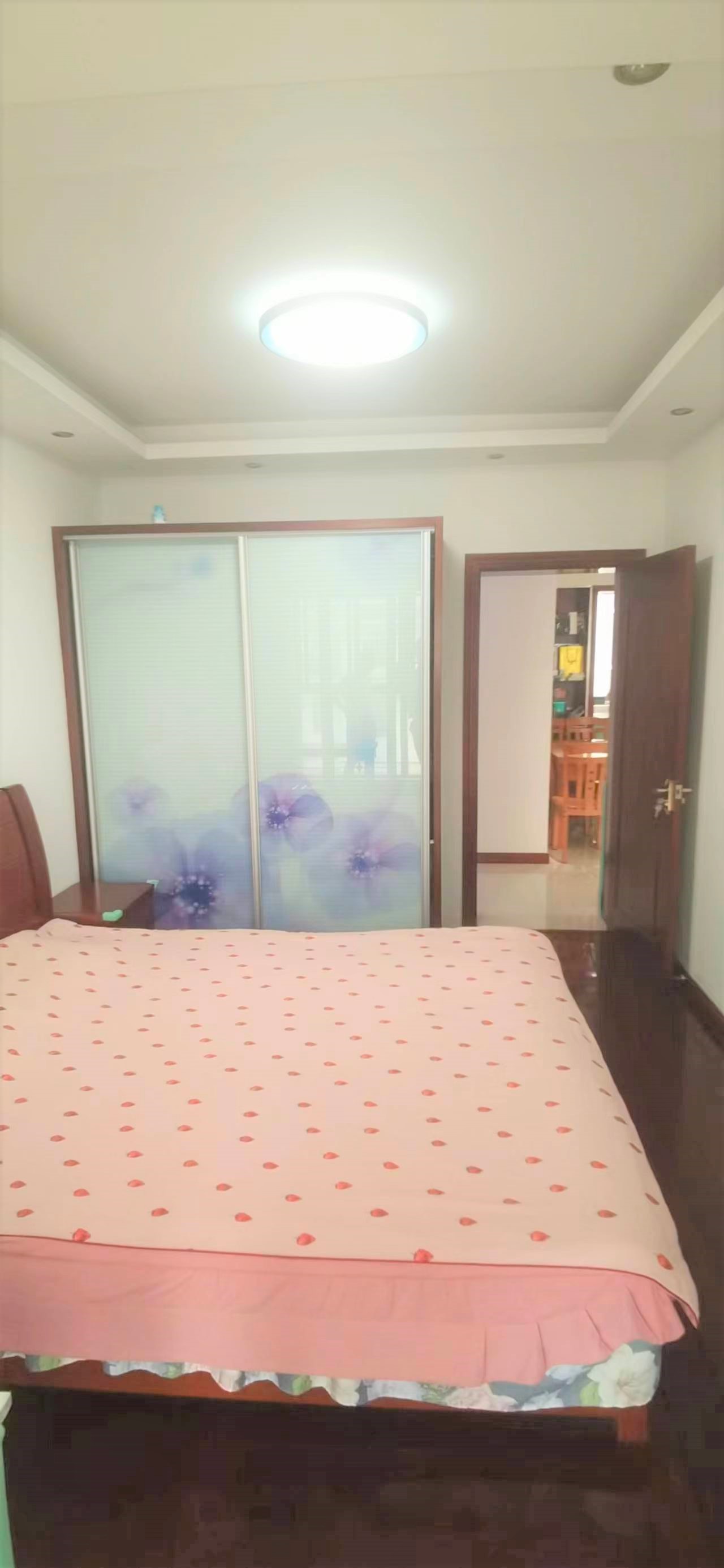 水榭花都 4室2厅2卫 155m&sup2;