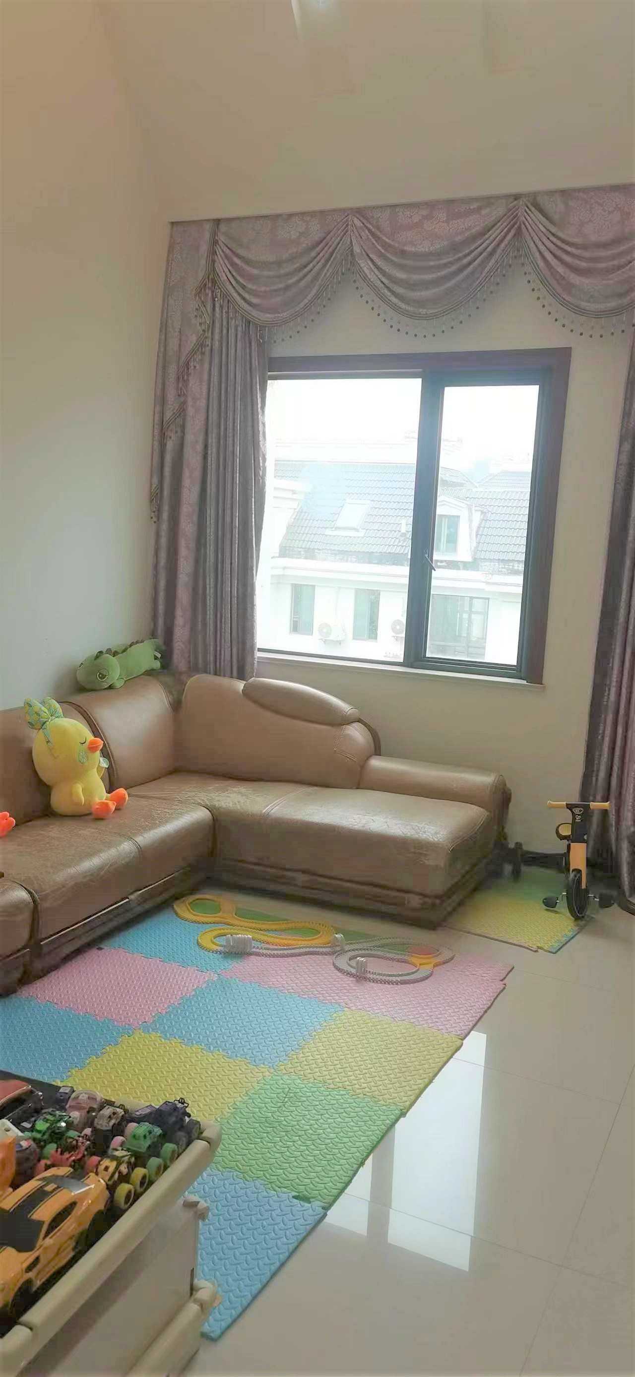 水榭花都 4室2厅2卫 155m&sup2;