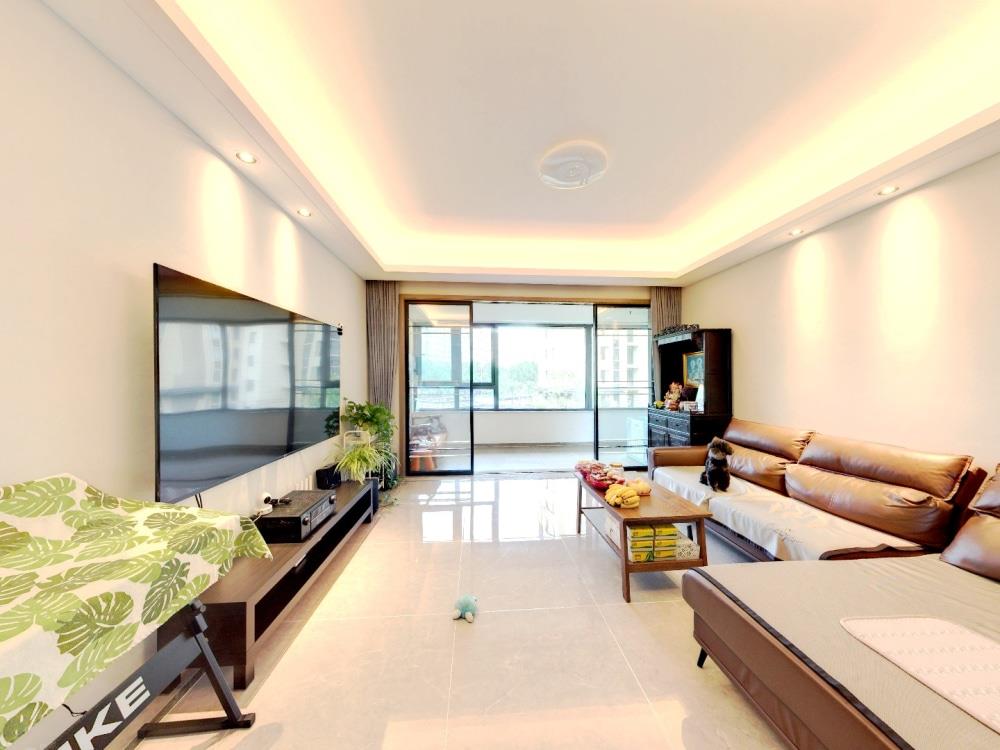 珑府 4室2厅2卫 143.8m&sup2;