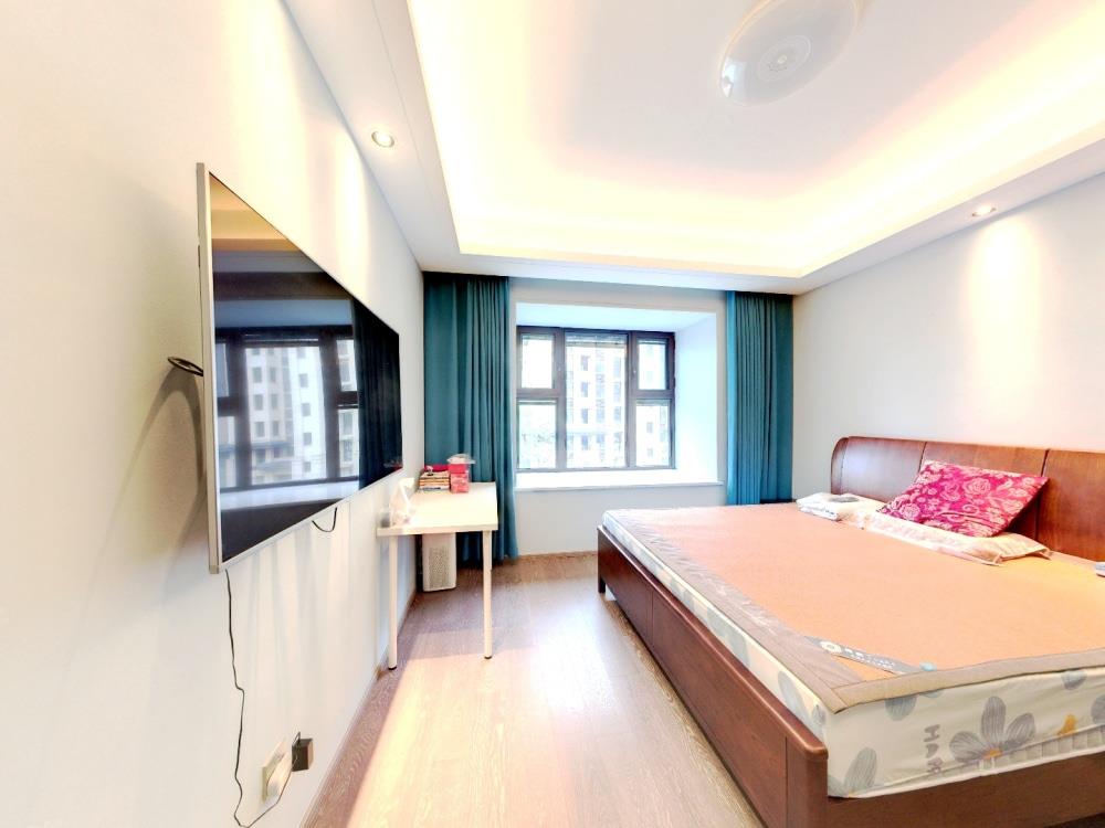 珑府 4室2厅2卫 143.8m&sup2;