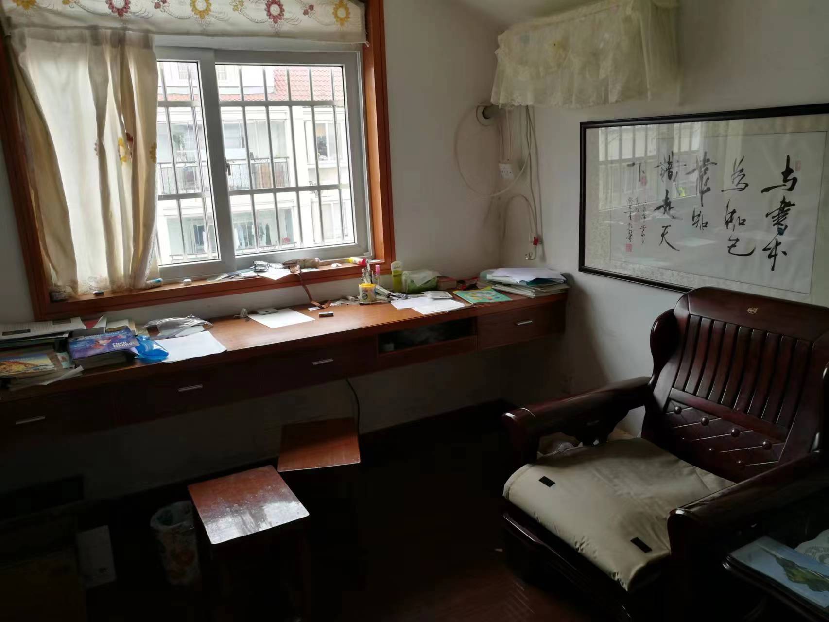 锦绣花园 4室2厅2卫 140m&sup2;