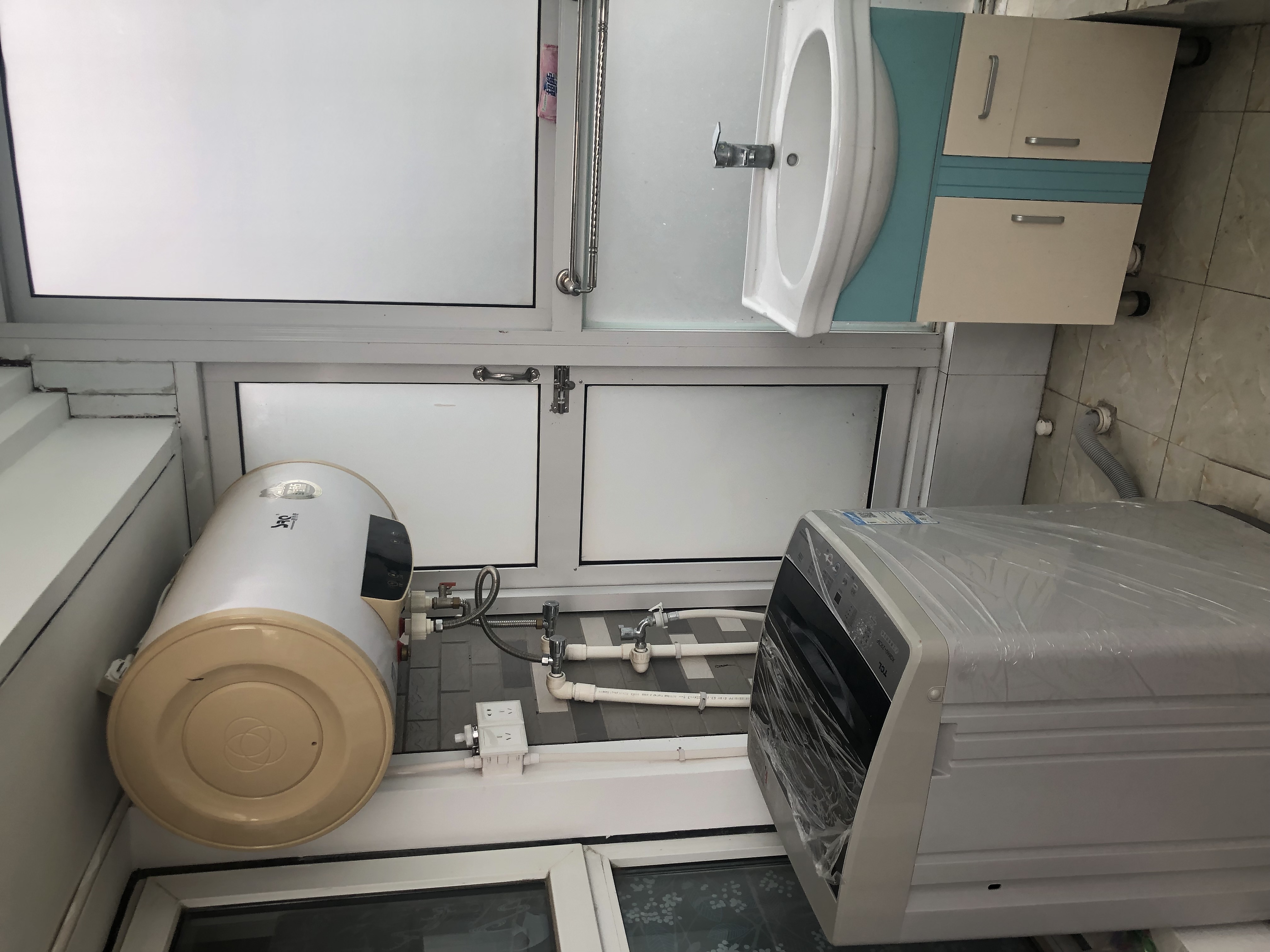 华山花苑四期 4室2厅2卫 70m&sup2;