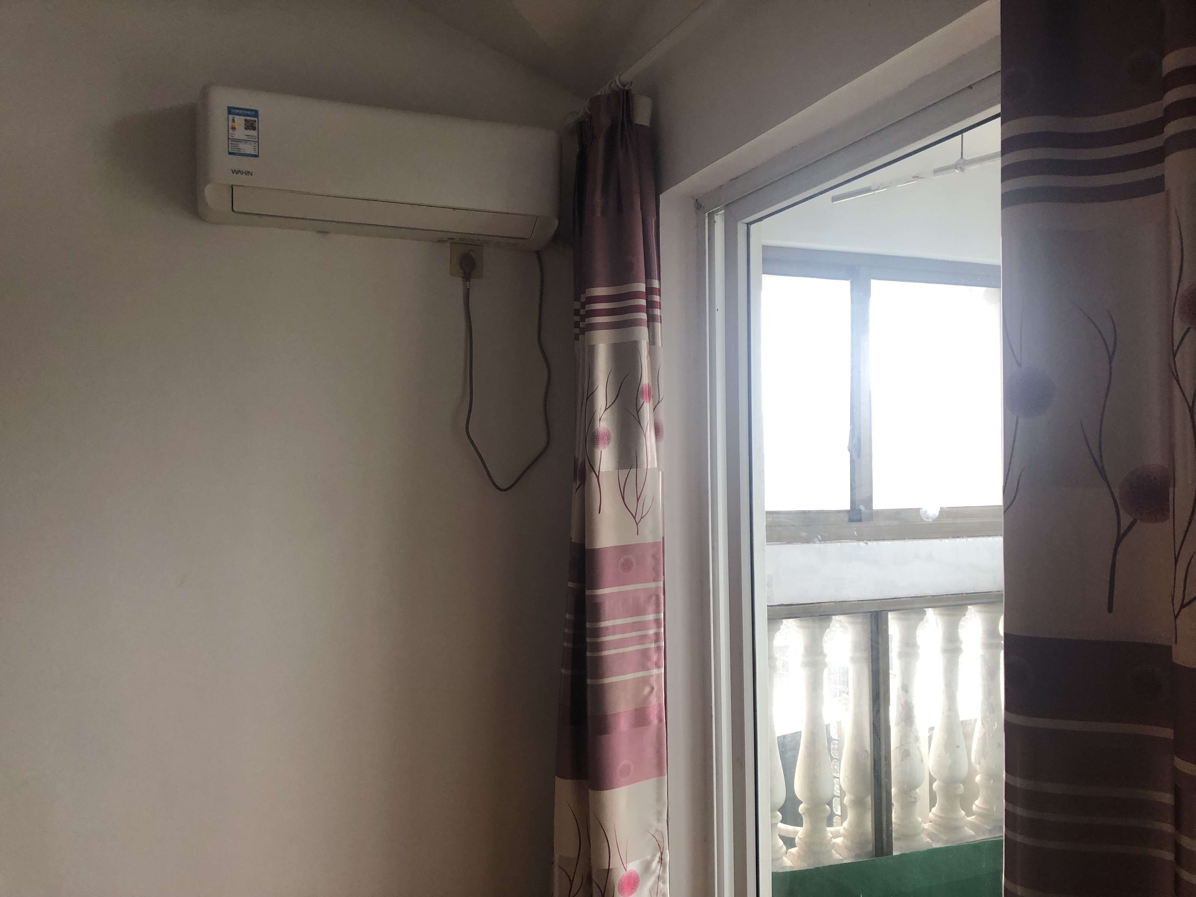 华山花苑四期 4室2厅2卫 70m&sup2;