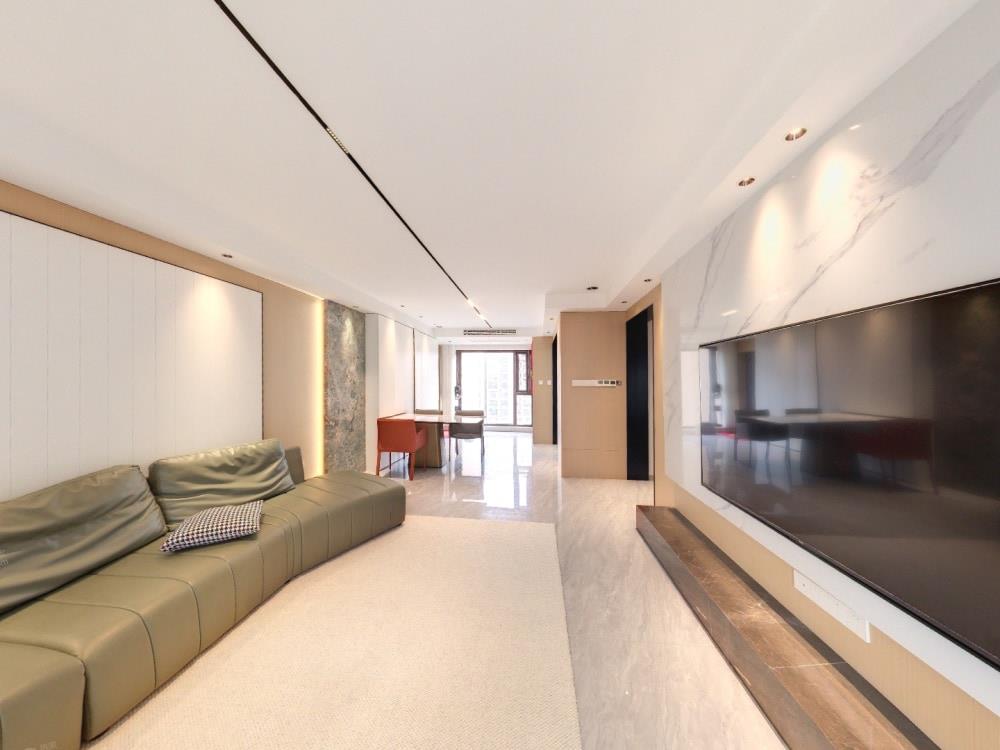 华强城 3室2厅1卫 124m&sup2;