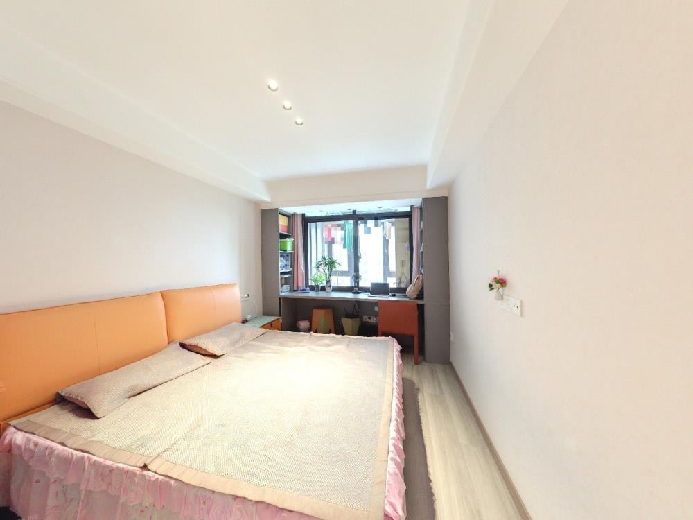 华强城 3室2厅1卫 124m&sup2;