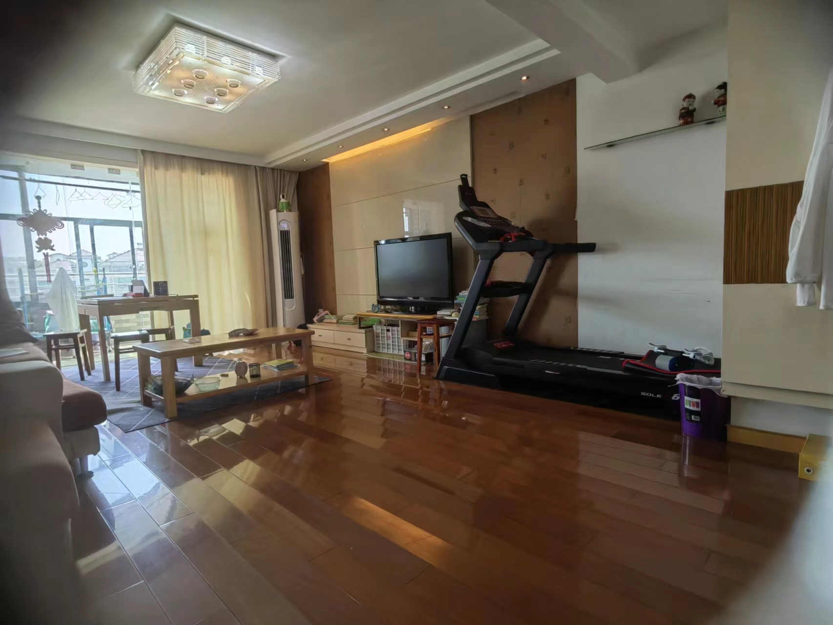 都市华城 5室2厅2卫 247m²
