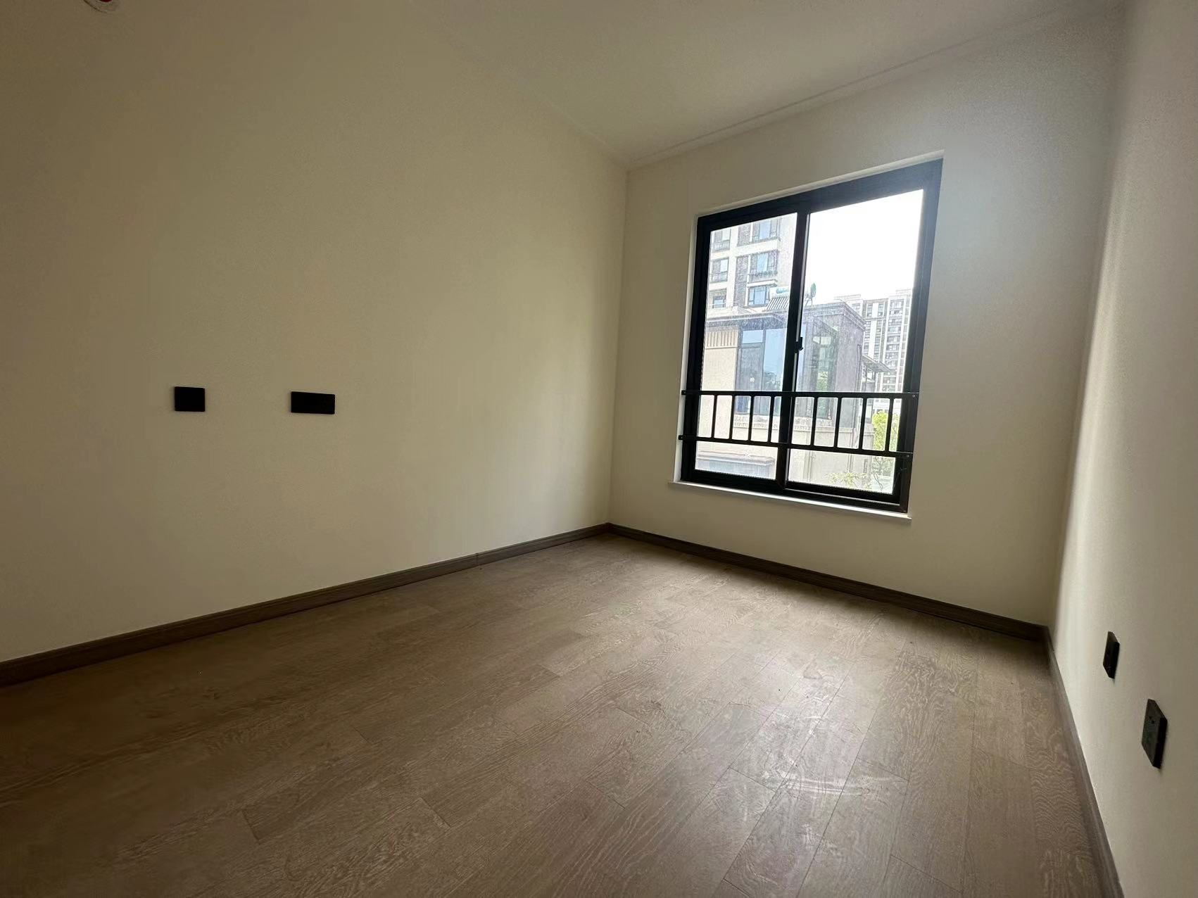 湖山源著 3室2厅2卫 125m&sup2;