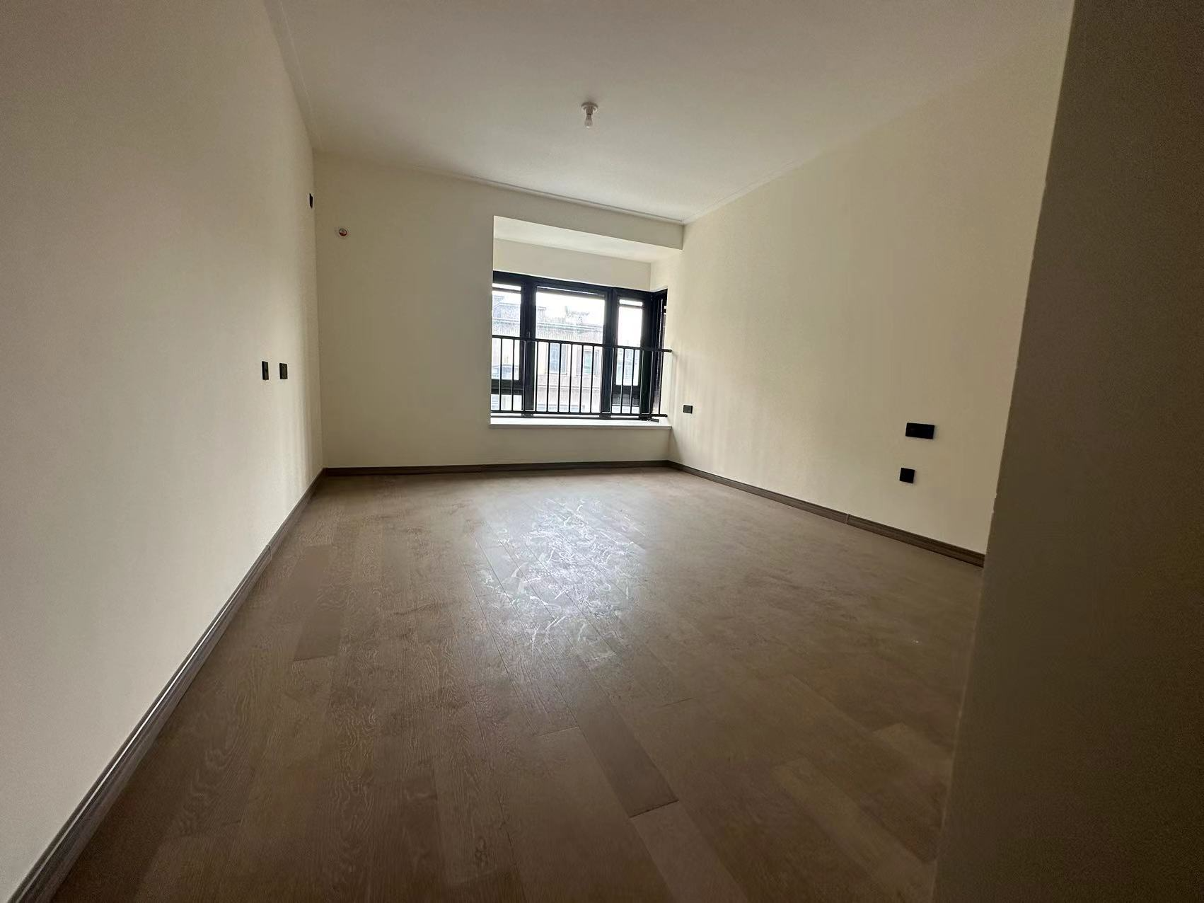 湖山源著 3室2厅2卫 125m&sup2;