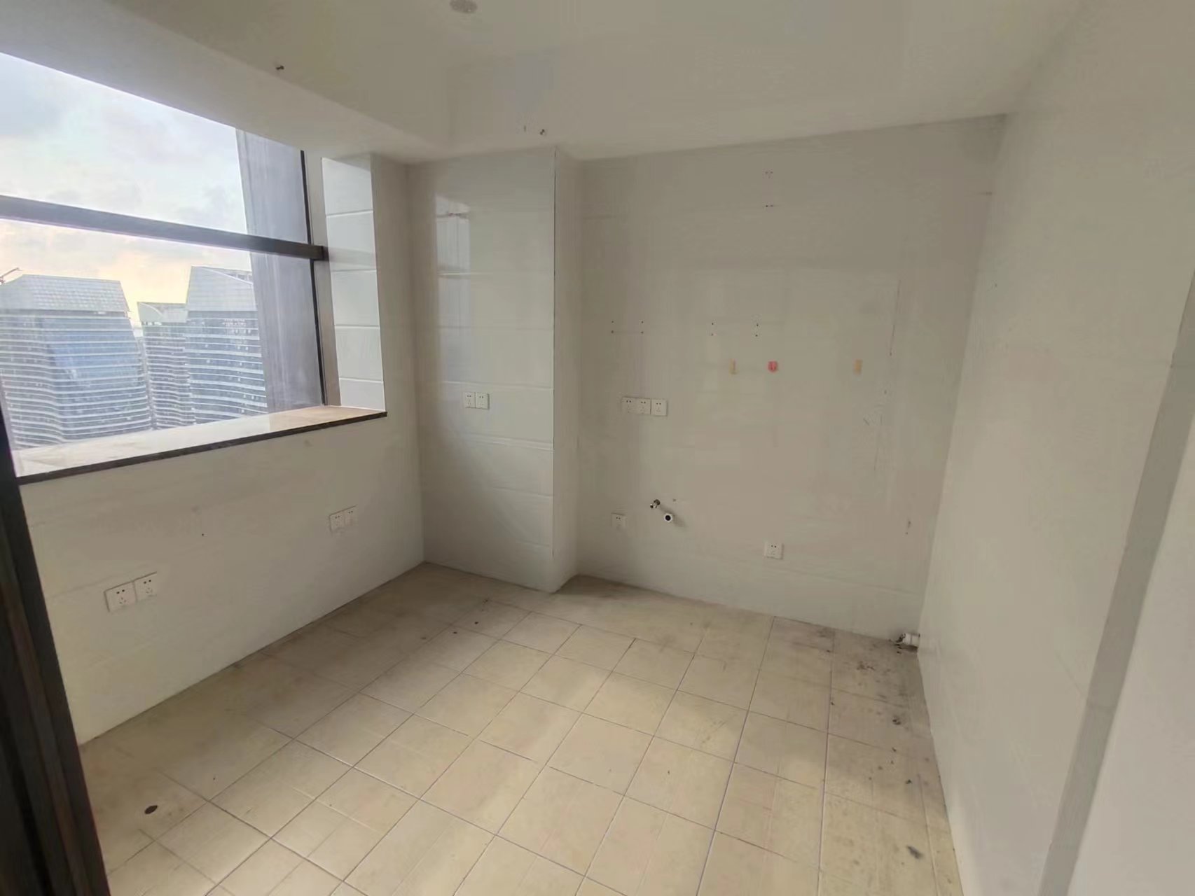 中南世纪城南区 1室1厅1卫 324.00m&sup2;