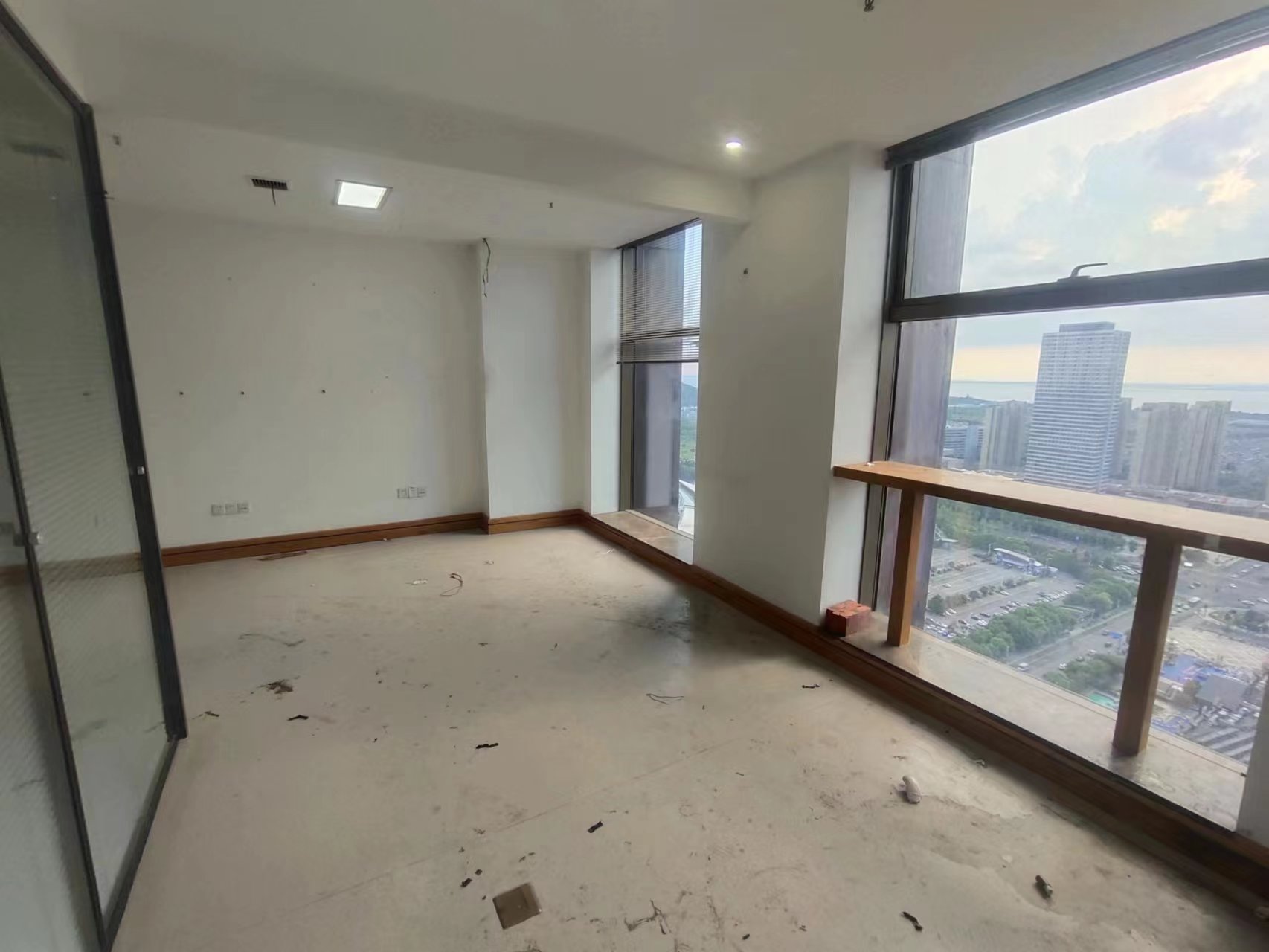 中南世纪城南区 1室1厅1卫 324.00m&sup2;