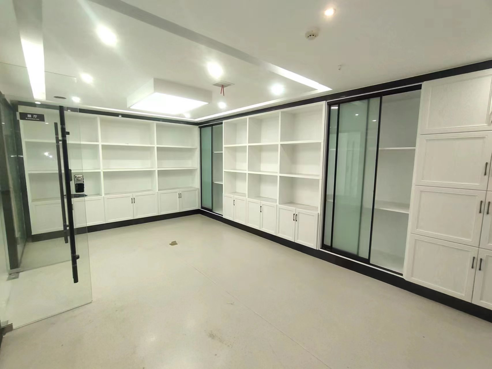 中南世纪城南区 1室1厅1卫 324.00m&sup2;