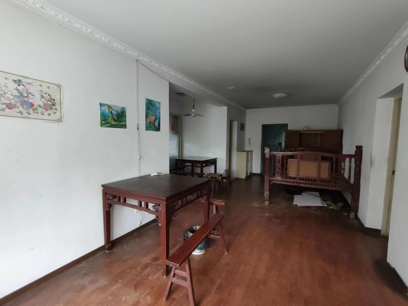 城山花园 3室2厅1卫 105m&sup2;