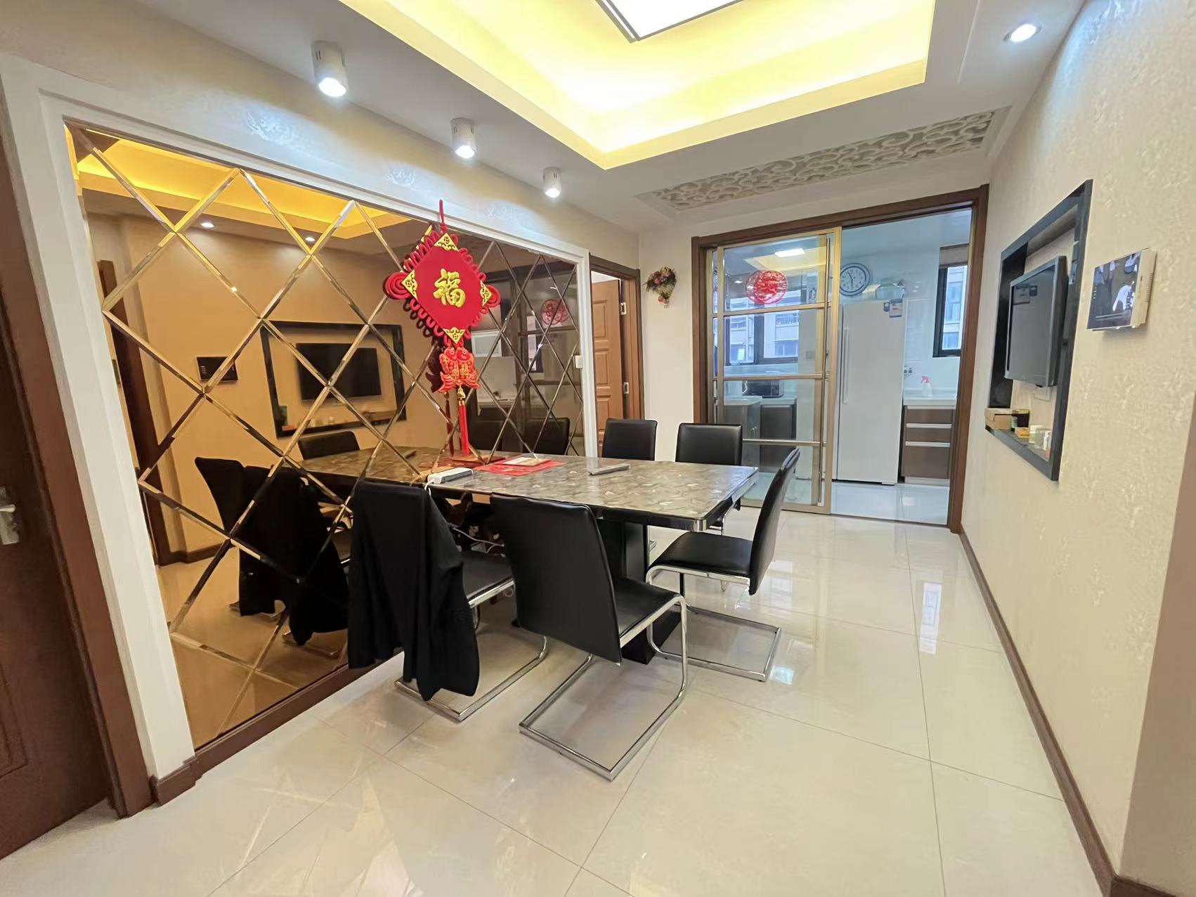 中港城 2室2厅1卫 90m&sup2;
