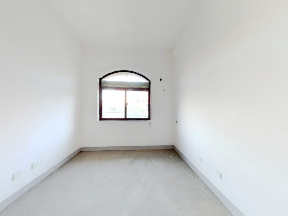 碧桂园(南通经济技术开发区) 4室2厅3卫 245.36m&sup2;