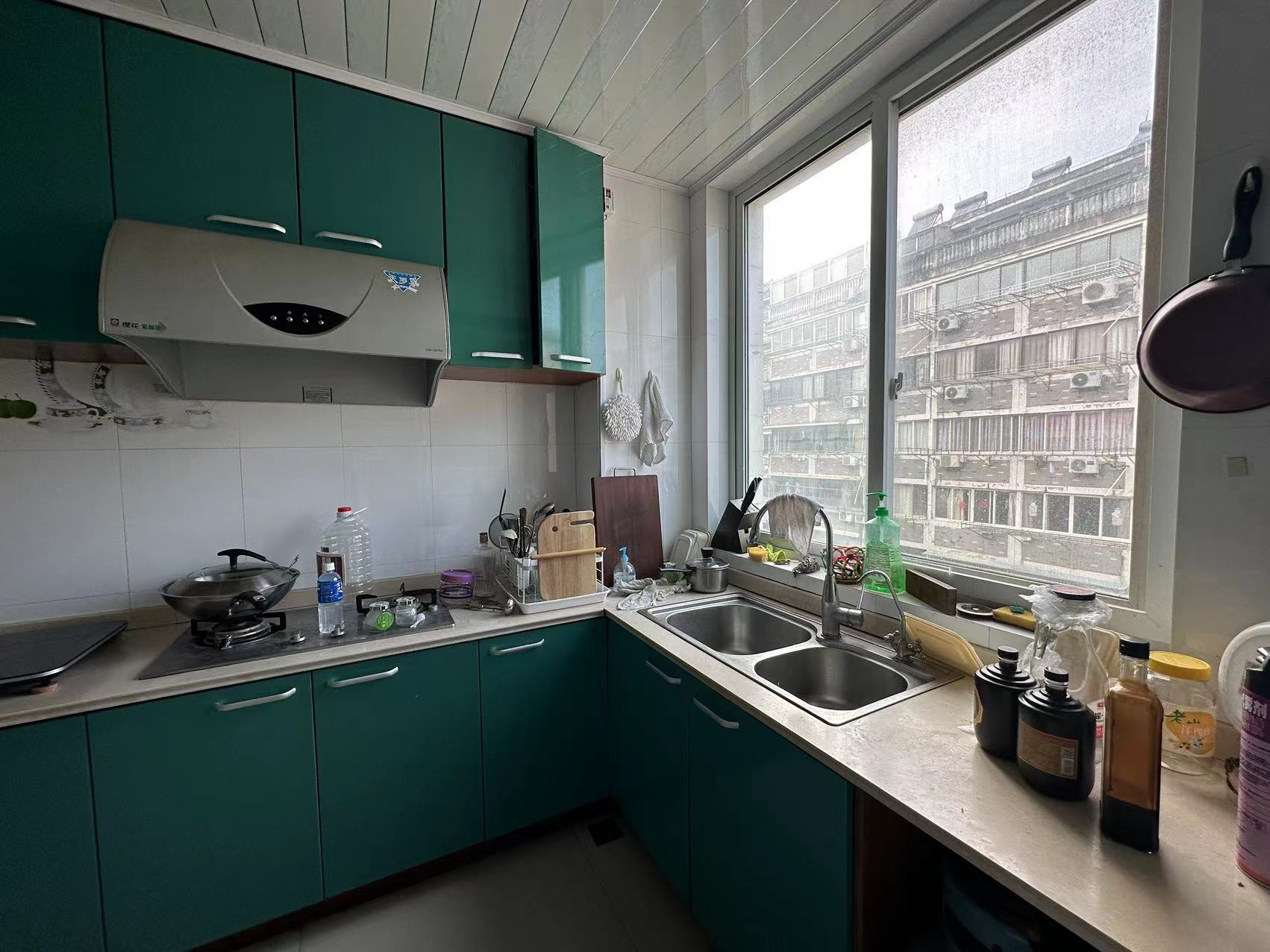 华山花苑四期 3室2厅1卫 152m&sup2;