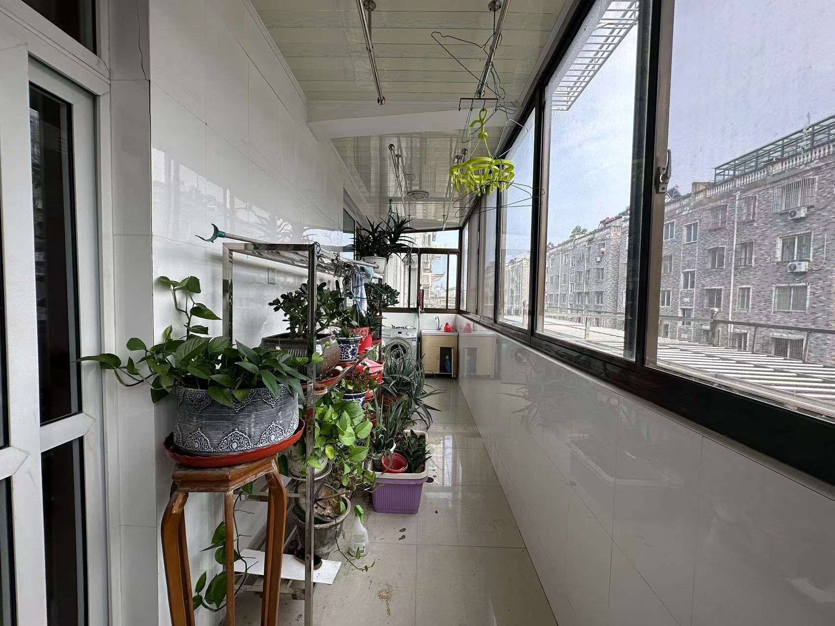 华山花苑四期 3室2厅1卫 152m&sup2;