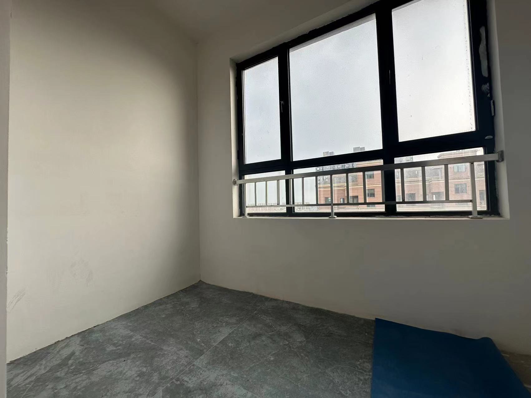 朝霞里花苑 3室2厅2卫 140m&sup2;