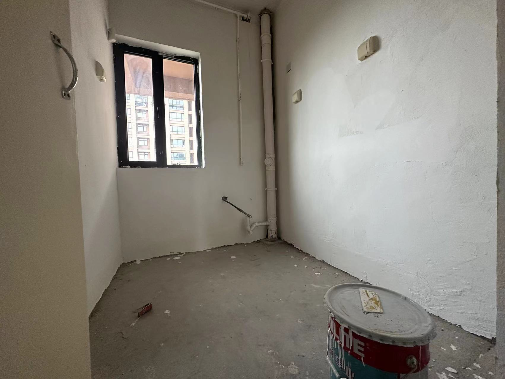 朝霞里花苑 3室2厅2卫 140m&sup2;