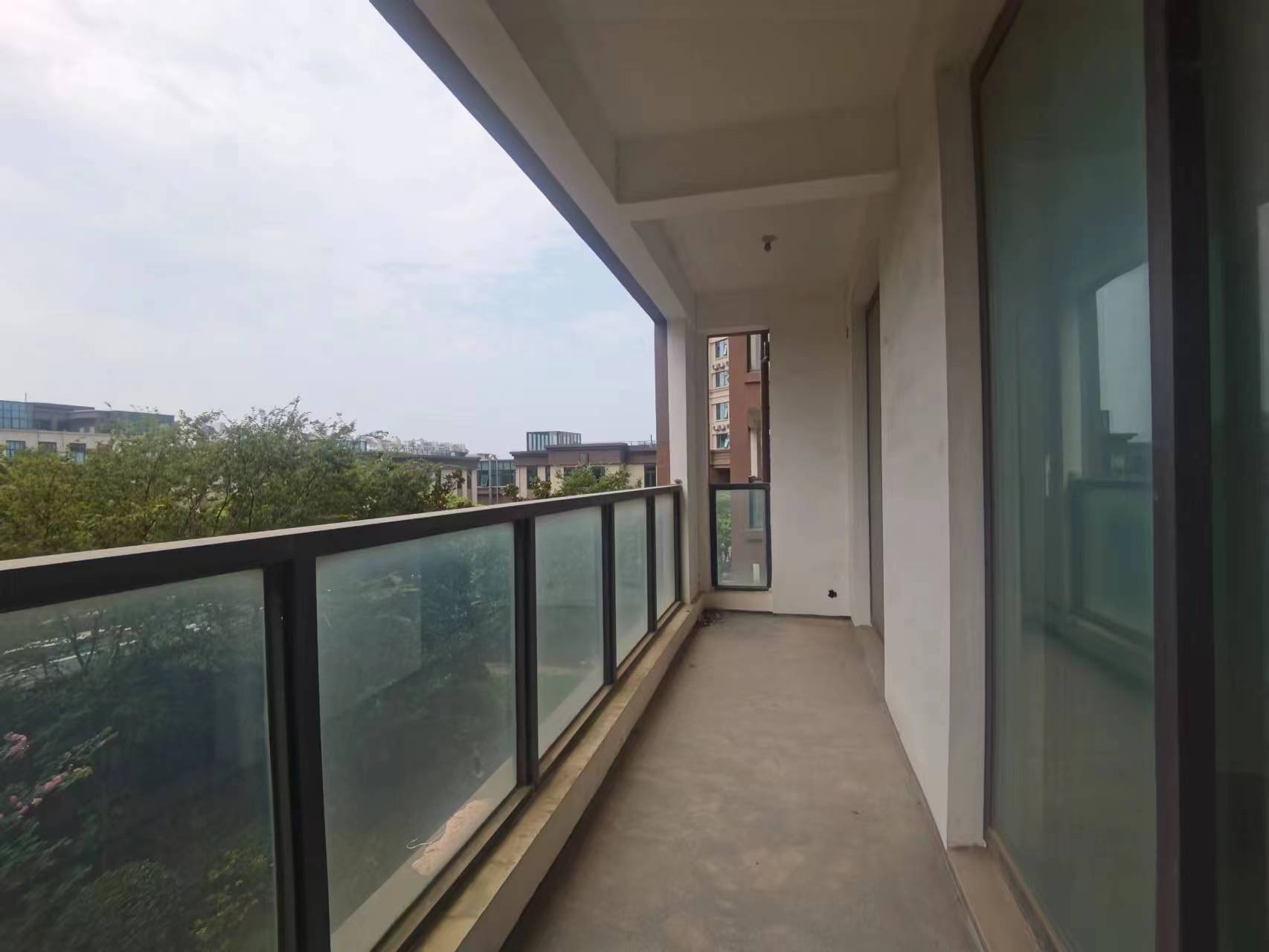 湖滨华庭 3室2厅1卫 98.5m&sup2;