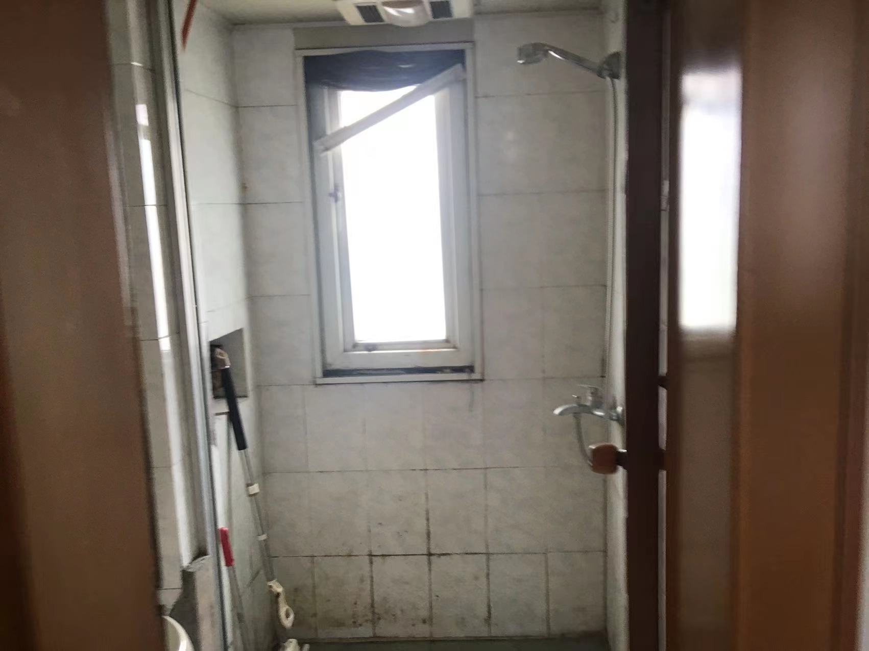 城港新村 2室1厅1卫 72m&sup2;