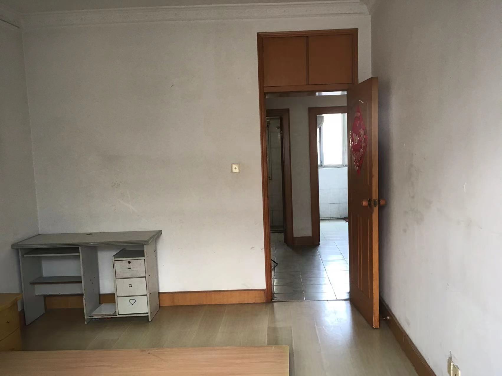 城港新村 2室1厅1卫 72m&sup2;