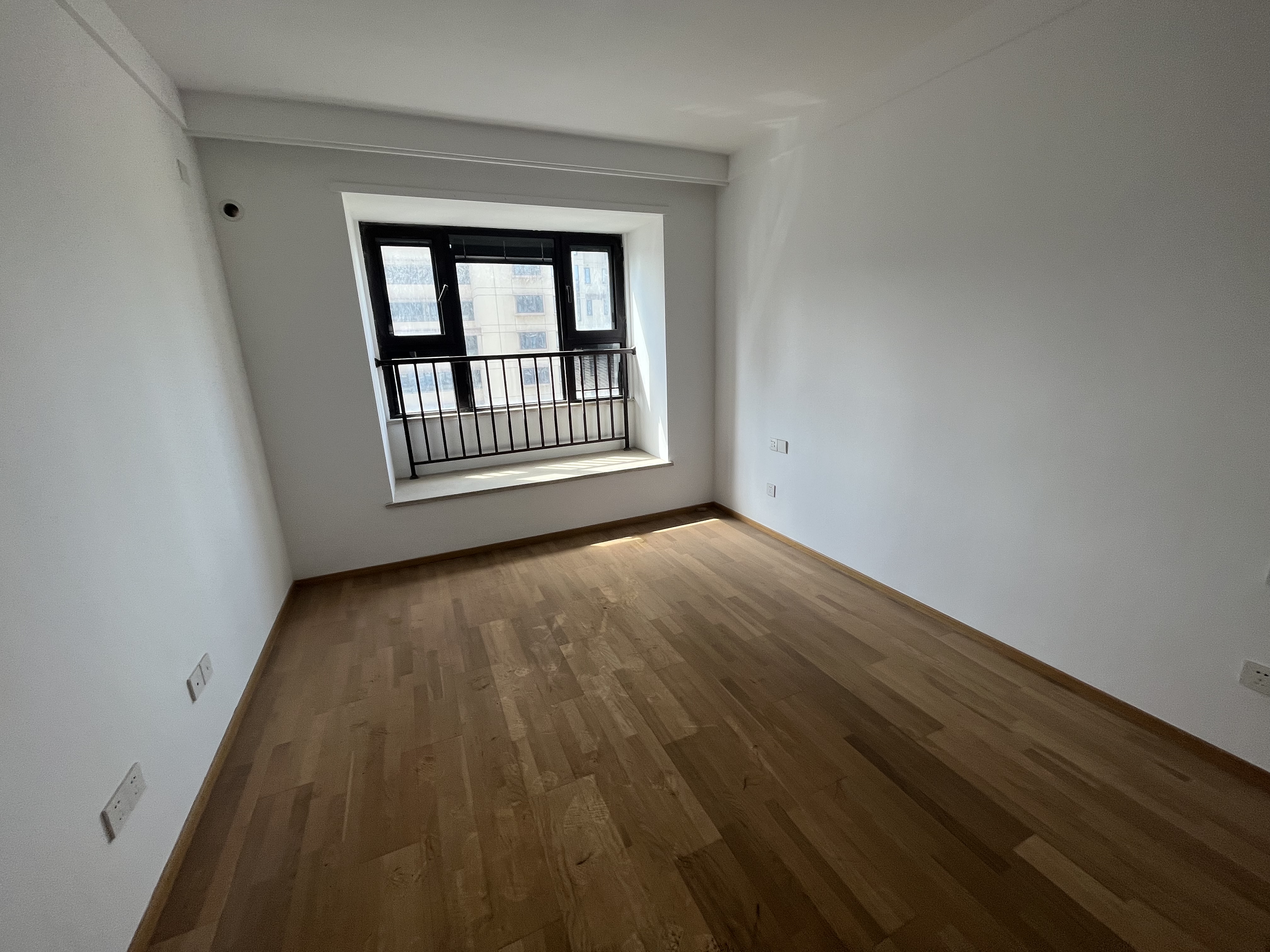 云樾东方 3室2厅1卫 95m&sup2;