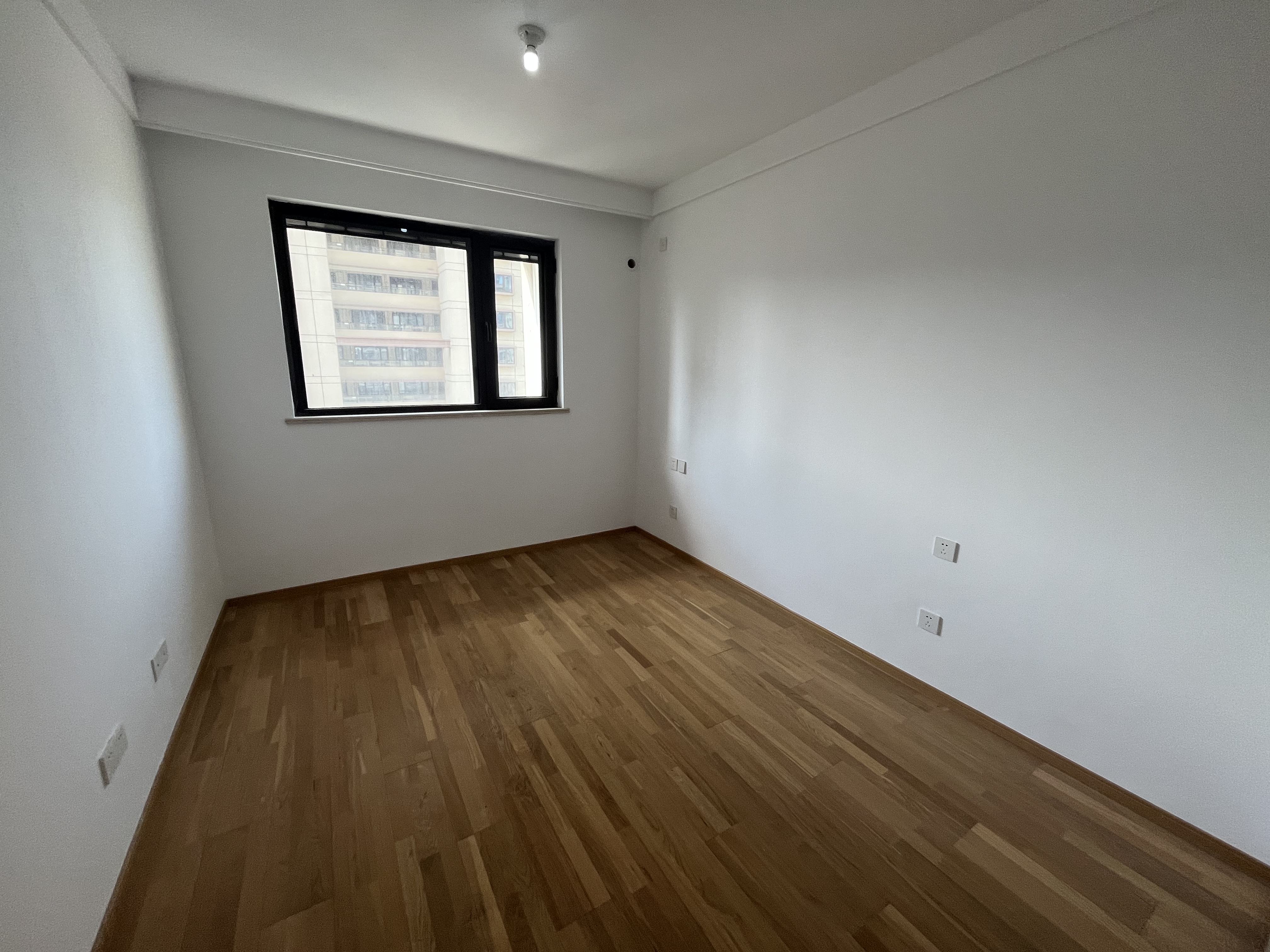 云樾东方 3室2厅1卫 95m&sup2;