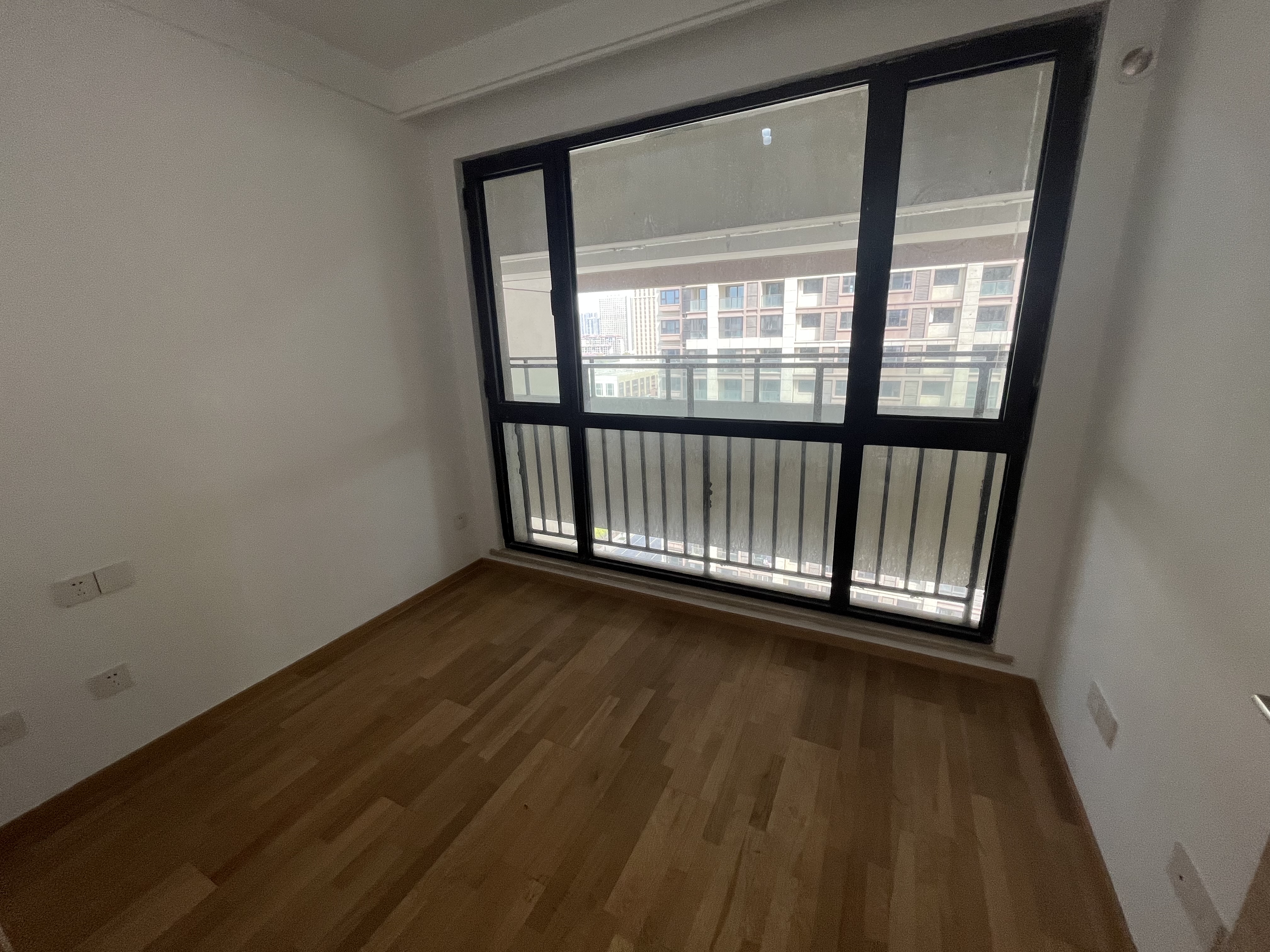 云樾东方 3室2厅1卫 95m&sup2;