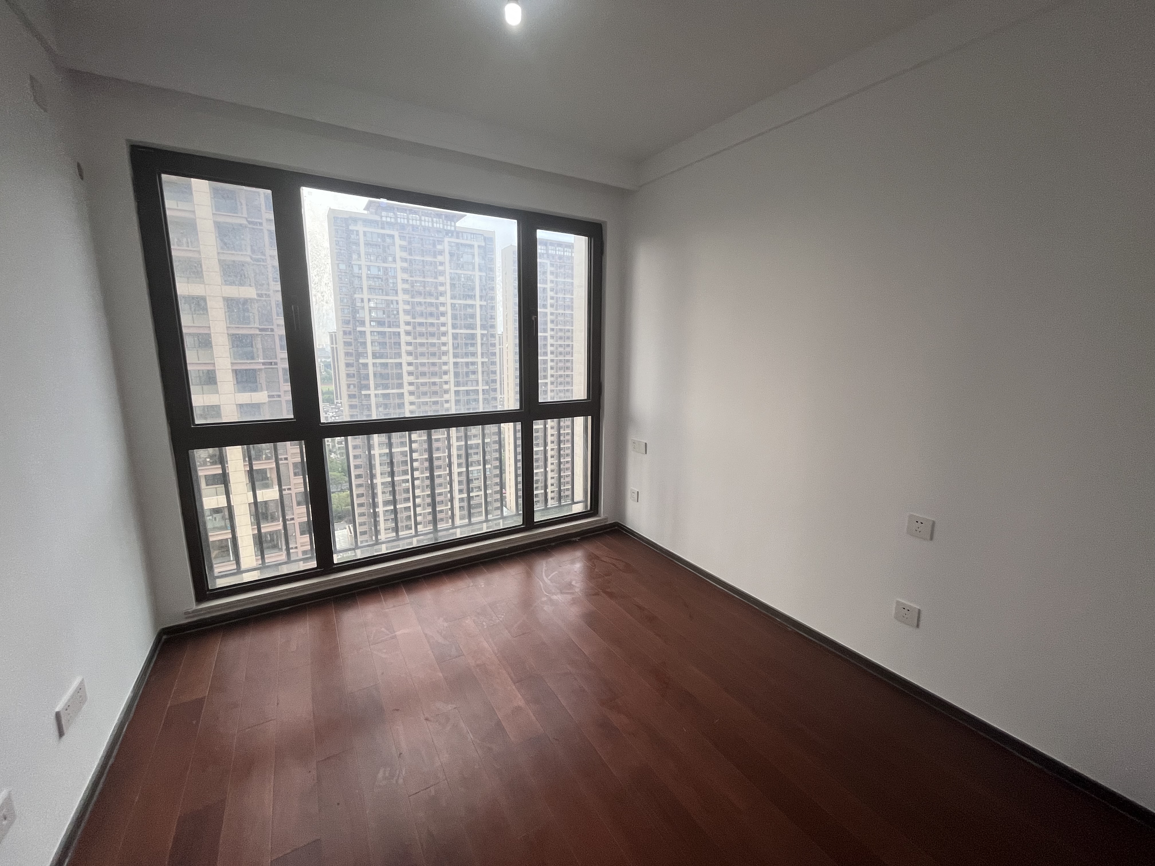 云樾东方 3室2厅2卫 134m&sup2;