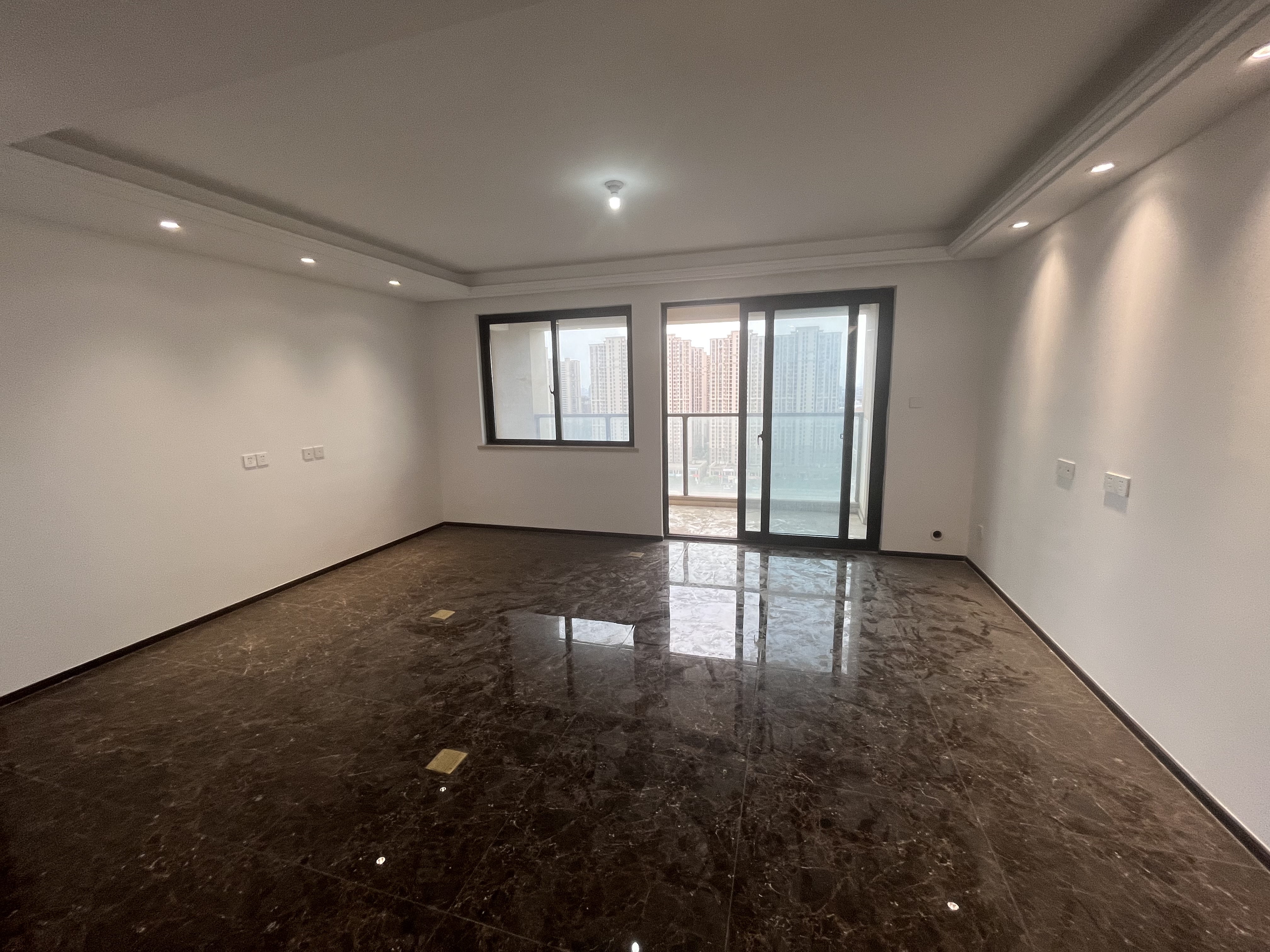云樾东方 3室2厅2卫 134m&sup2;