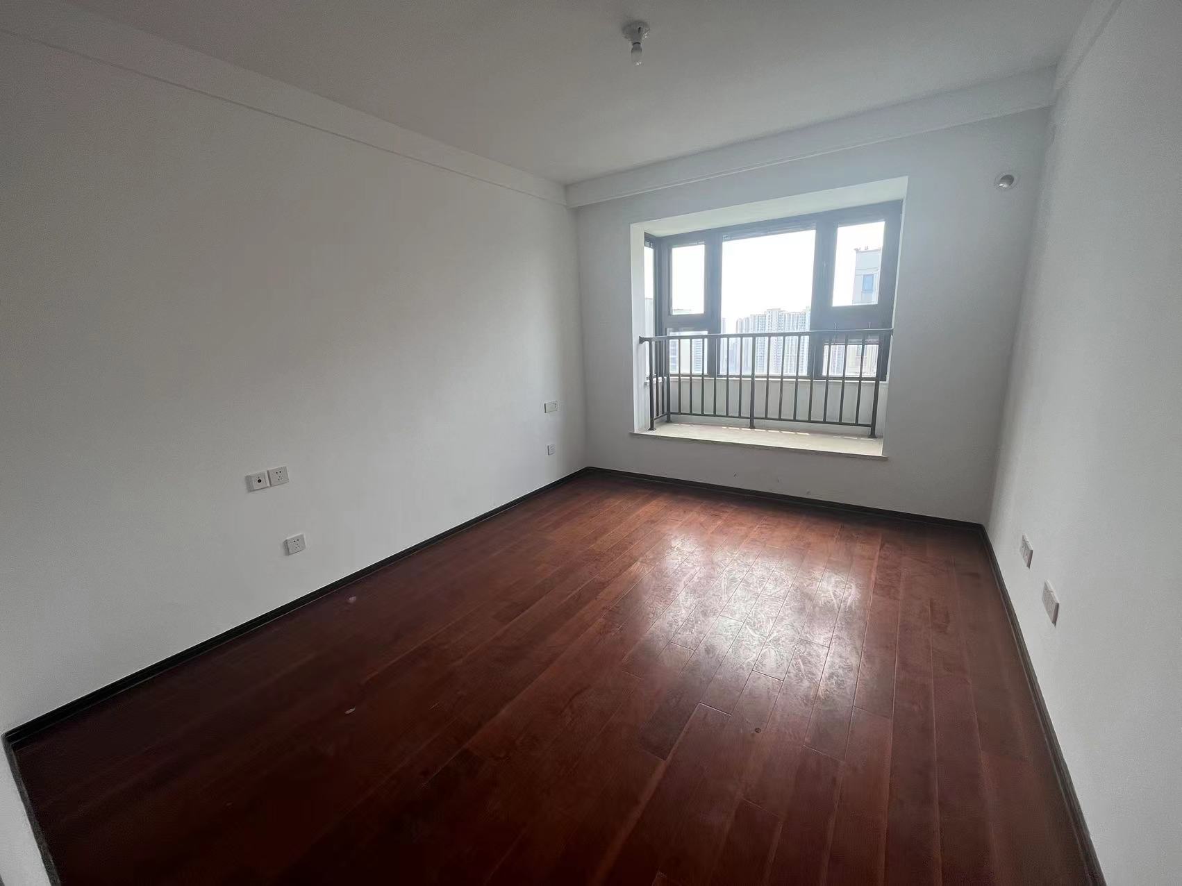 云樾东方 3室2厅2卫 134m&sup2;