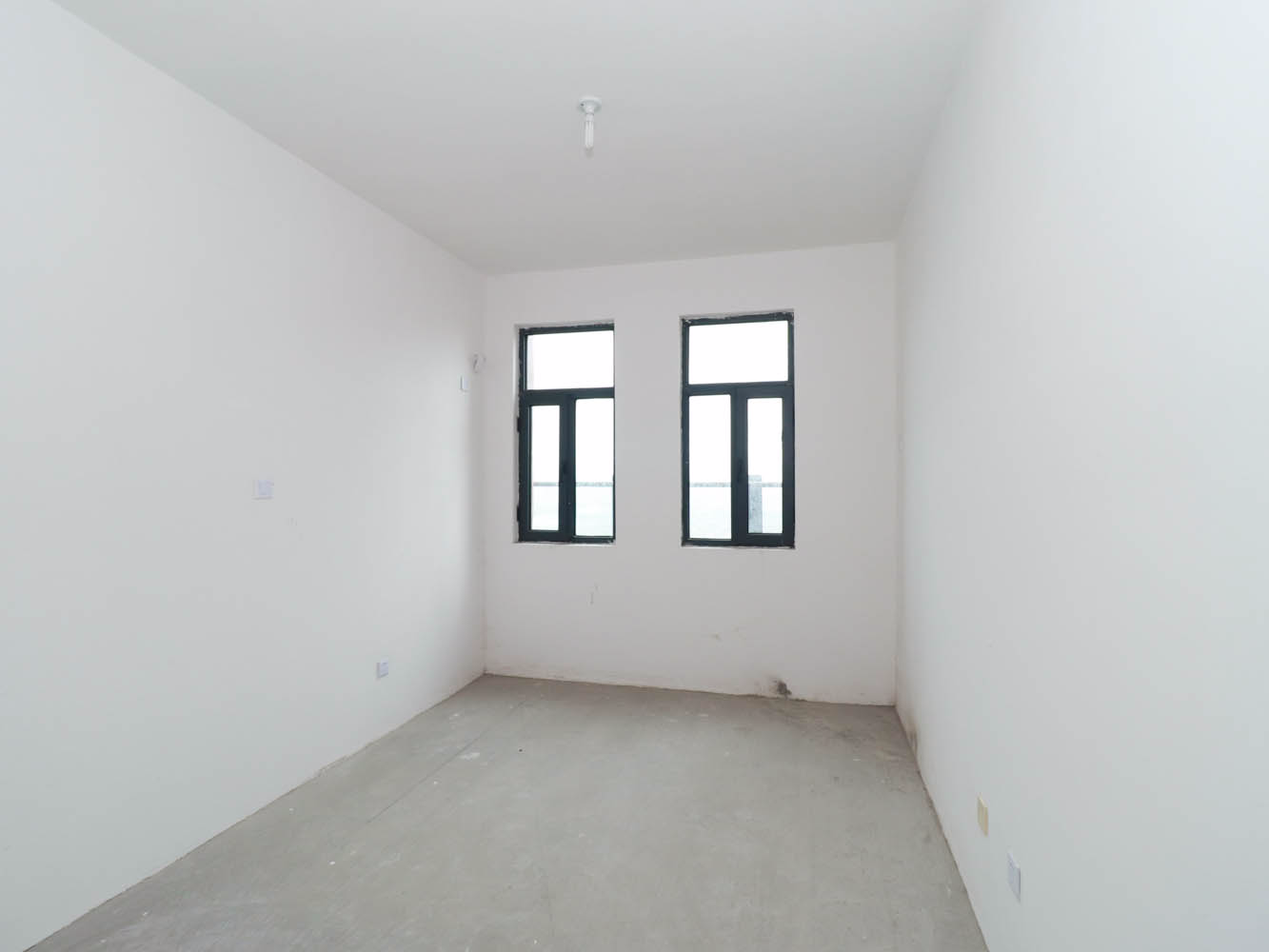 华山花苑六期 5室2厅2卫 95.00m&sup2;