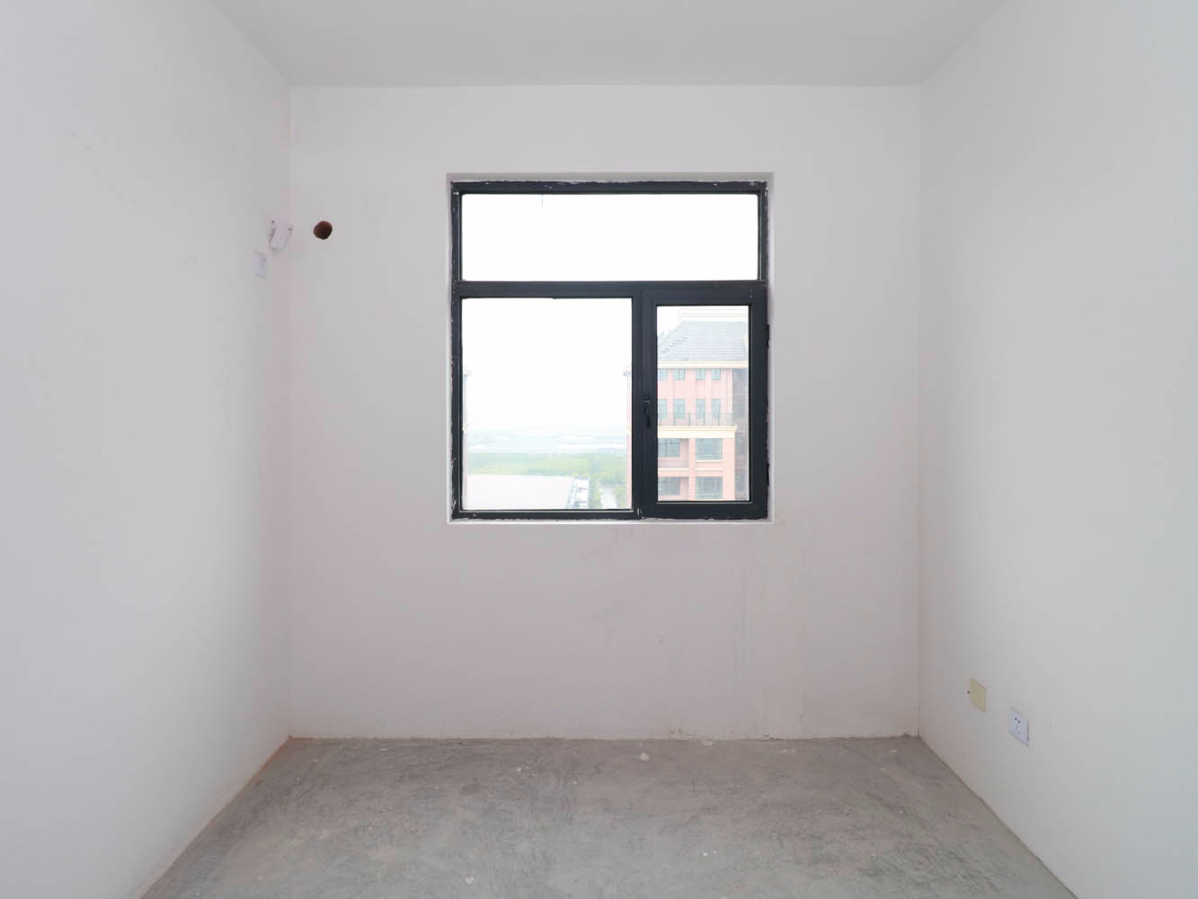 华山花苑六期 5室2厅2卫 95.00m&sup2;