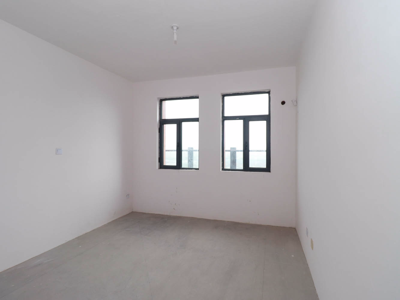 华山花苑六期 5室2厅2卫 95.00m&sup2;