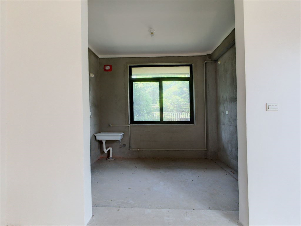 万濠山庄 6室1厅4卫 329.53m&sup2;
