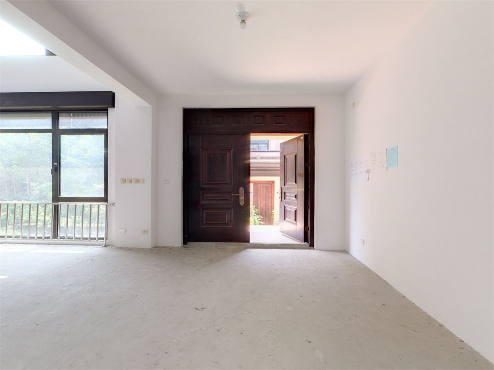 万濠山庄 6室1厅4卫 329.53m&sup2;