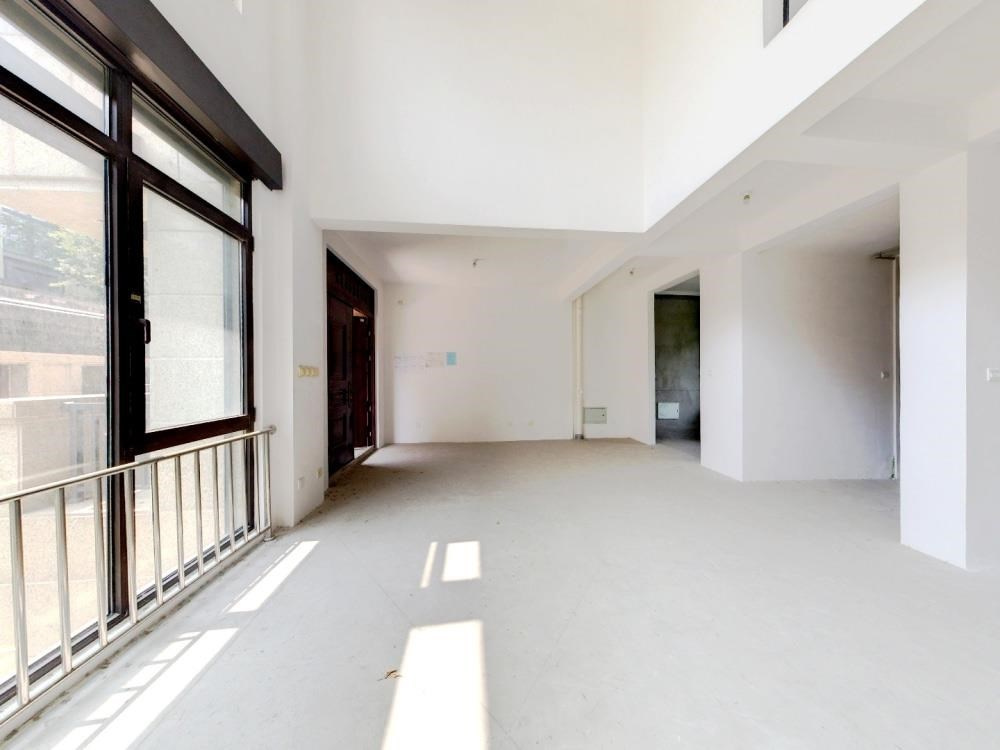 万濠山庄 6室1厅4卫 329.53m&sup2;