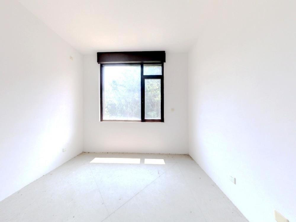 万濠山庄 6室1厅4卫 329.53m&sup2;