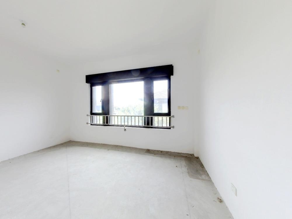 万濠山庄 6室1厅4卫 329.53m&sup2;