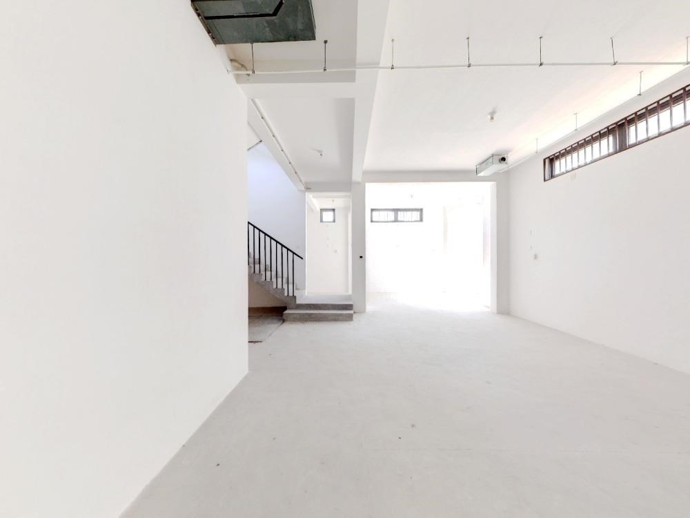 万濠山庄 6室1厅4卫 329.53m&sup2;
