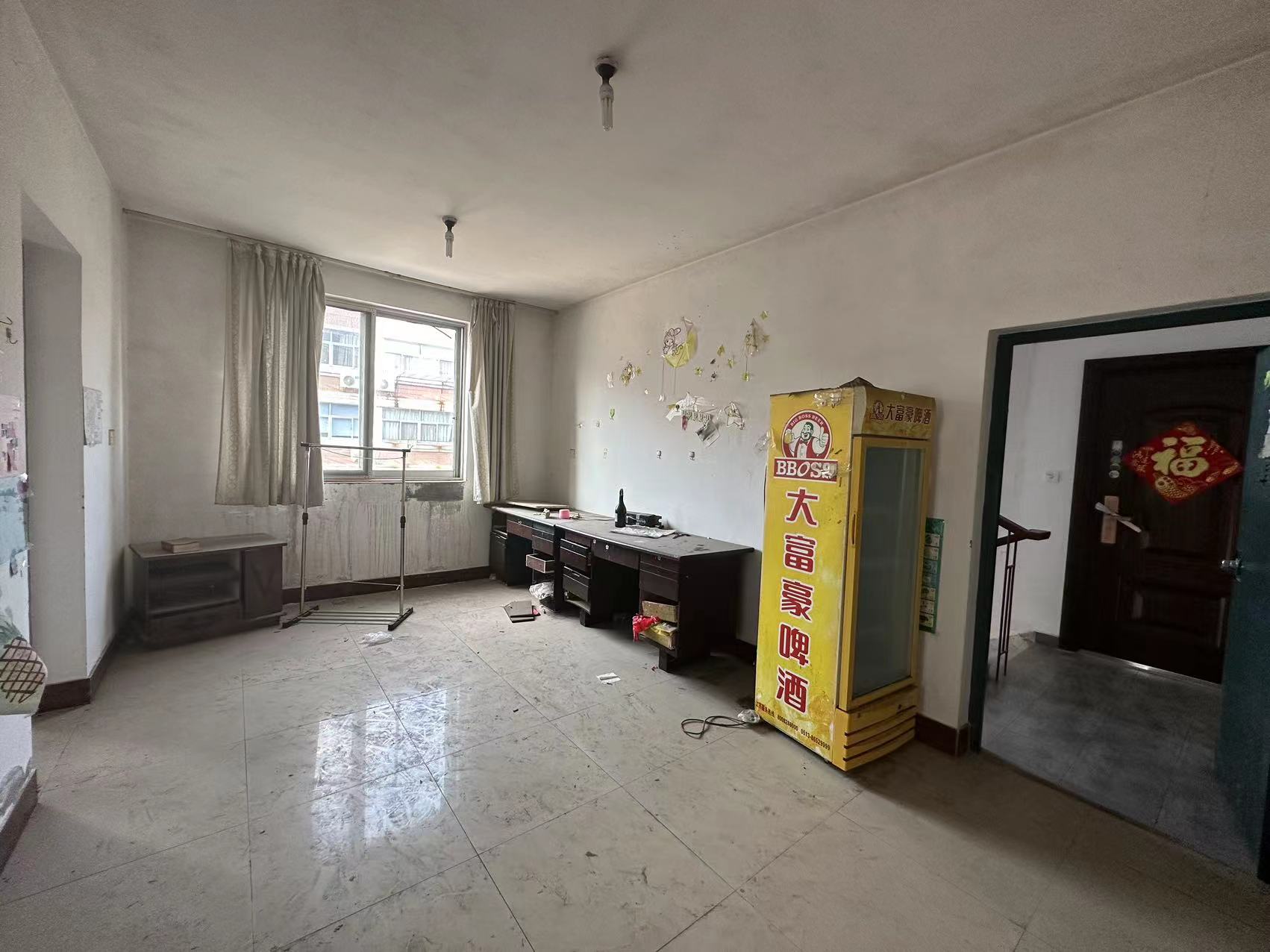 城东小区 3室2厅1卫 102m&sup2;