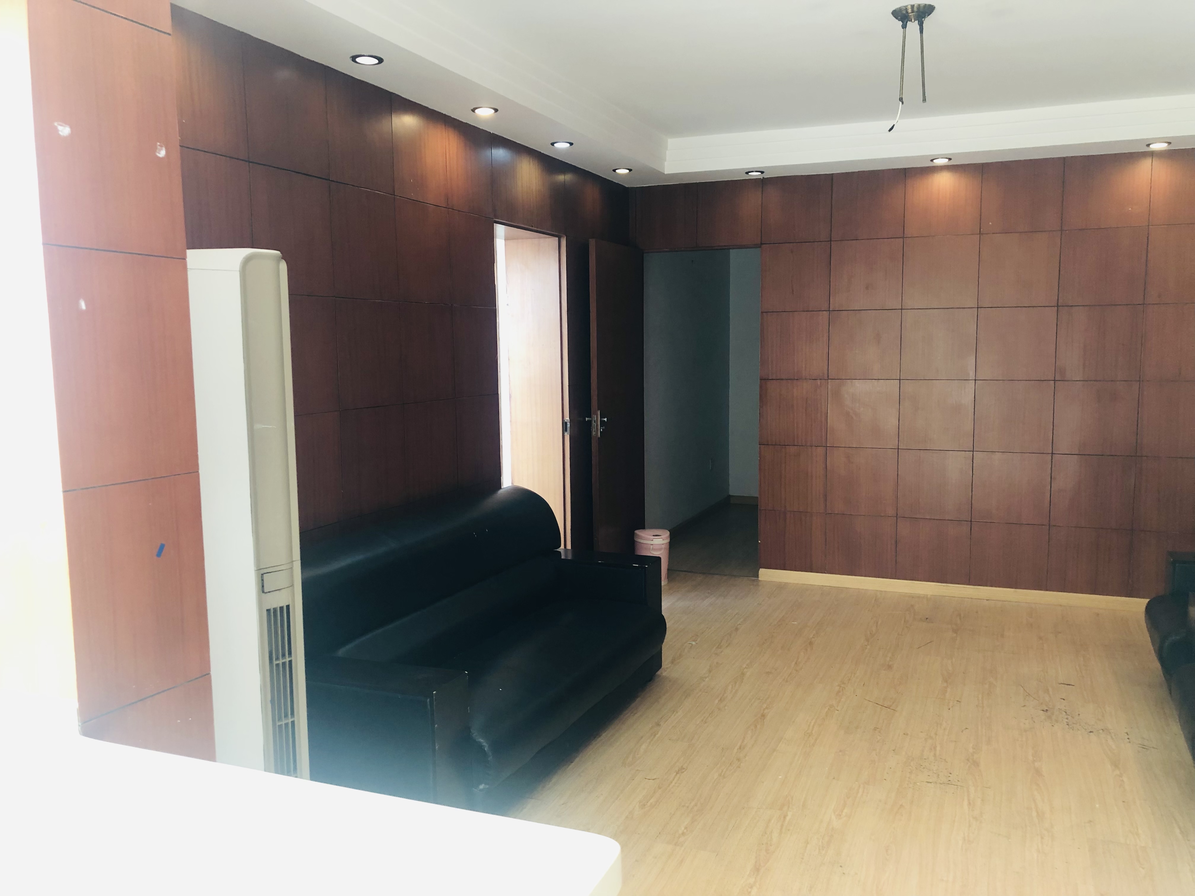 王府大厦 2室2厅1卫 124m²