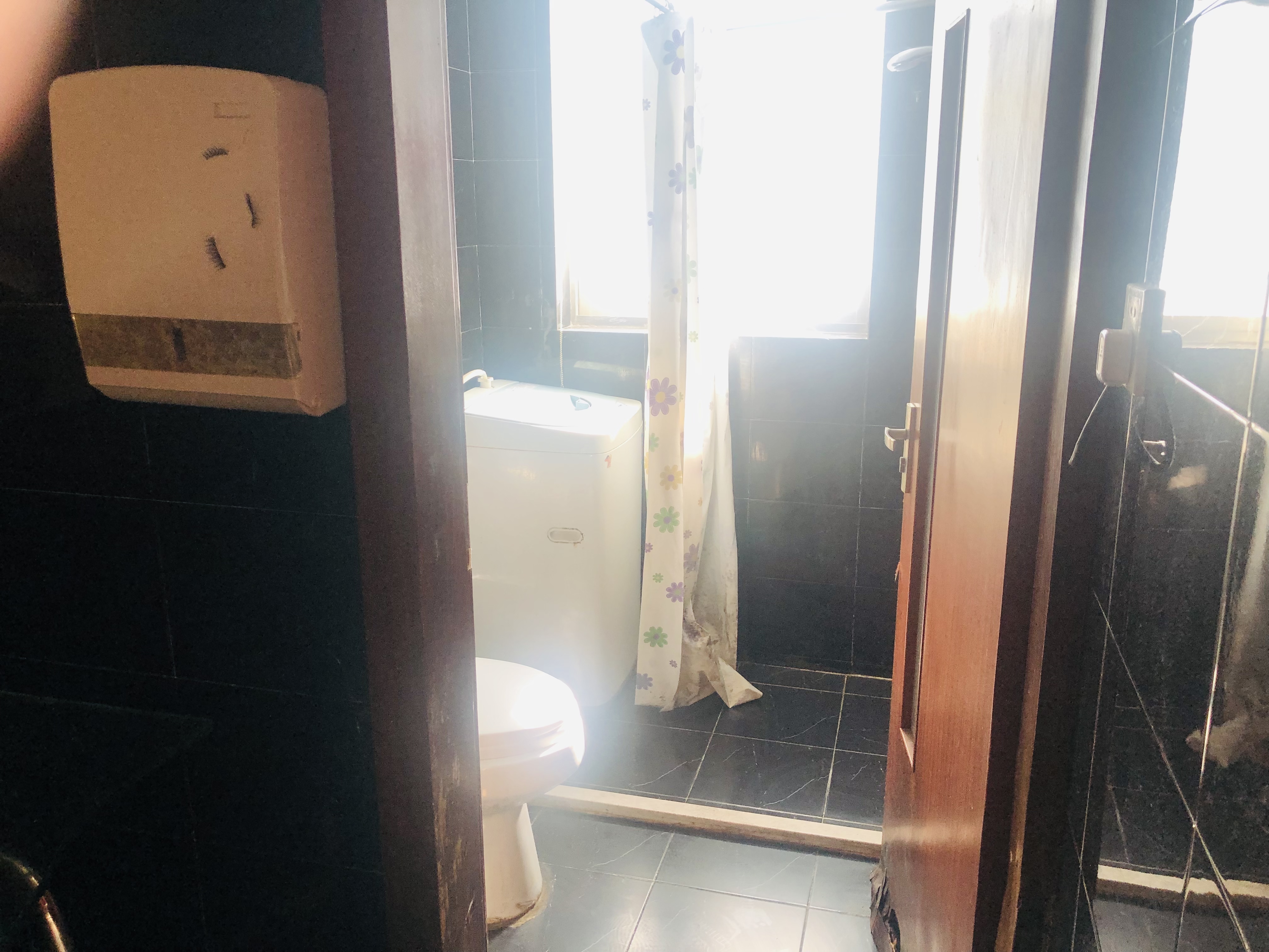 王府大厦 2室2厅1卫 124m&sup2;