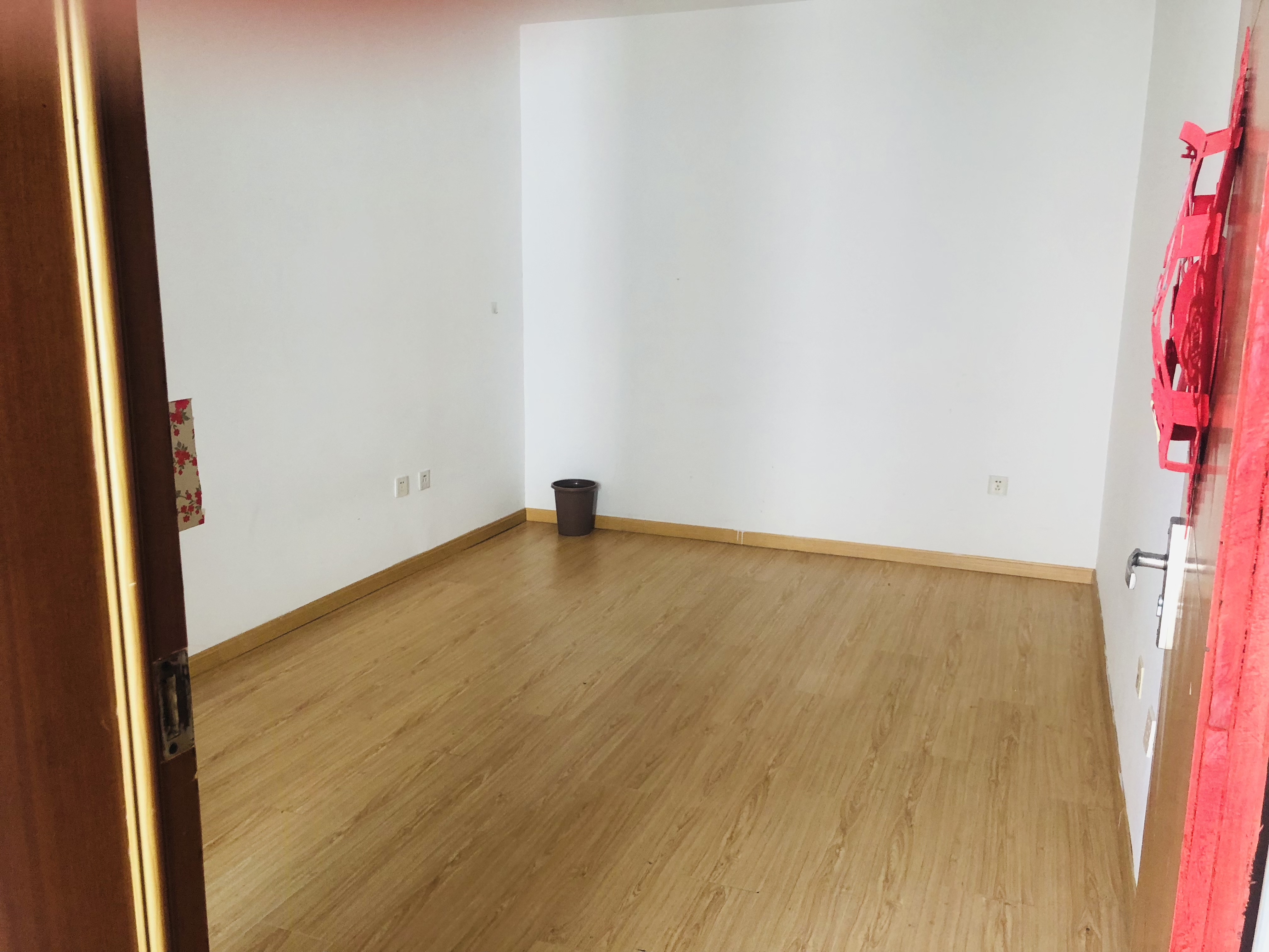 王府大厦 2室2厅1卫 124m&sup2;